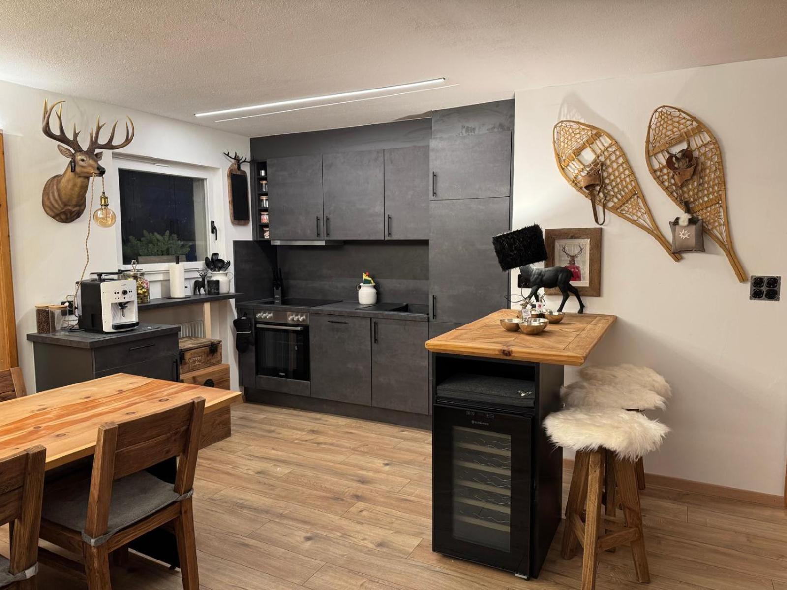 Exklusives Berg-Bijou mit Bergblick mit privaten Wellnessbereich Hot Tube und Sauna -Hunde herzlich Willkommen mit eingezäunten Grundstück