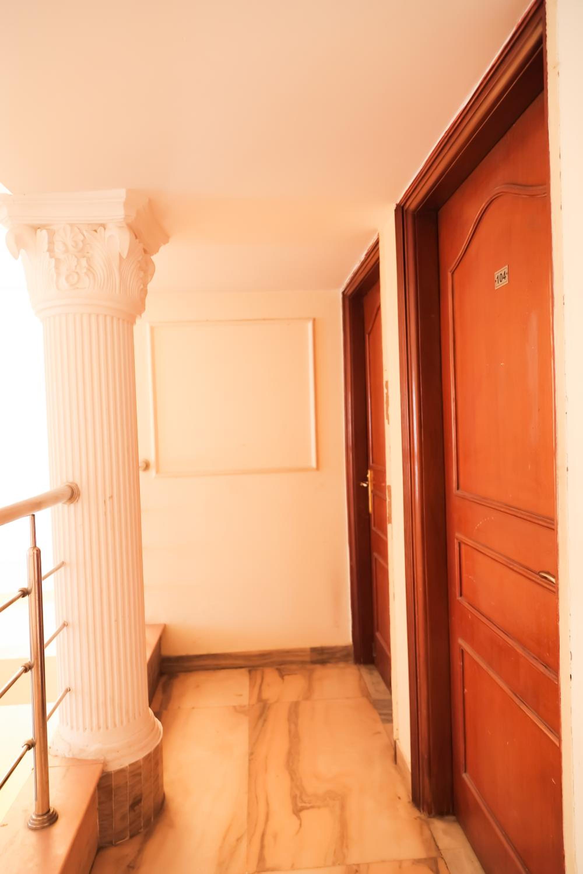 Hotel Classical Opposite Nizamuddin Railway Station