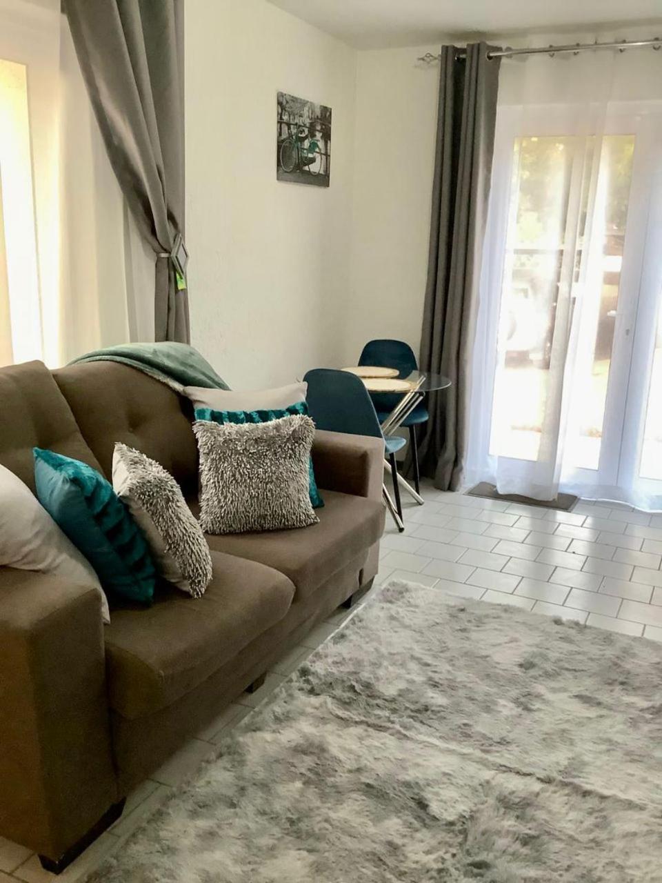 One bed unit nestled in the prime of Sandton - 2139