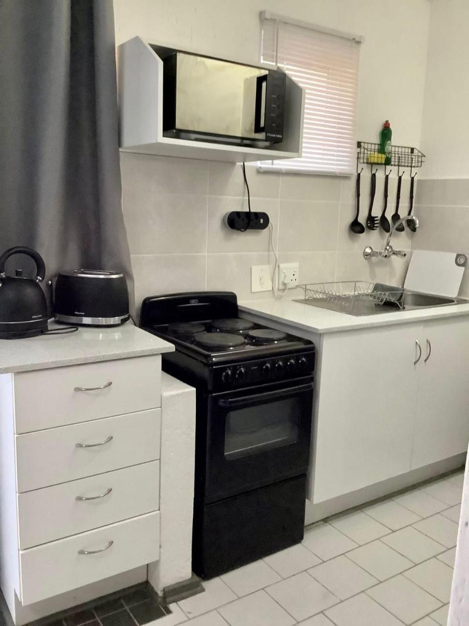 One bed unit nestled in the prime of Sandton - 2139