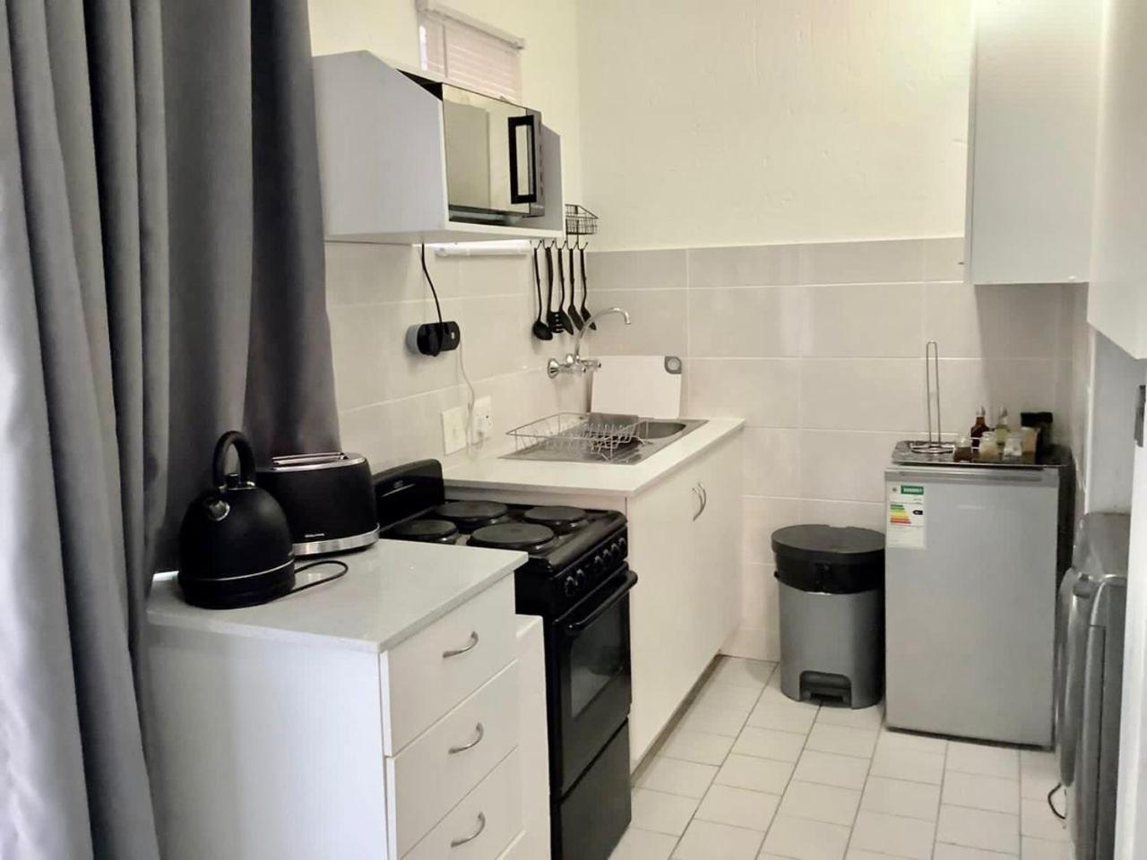 One bed unit nestled in the prime of Sandton - 2139