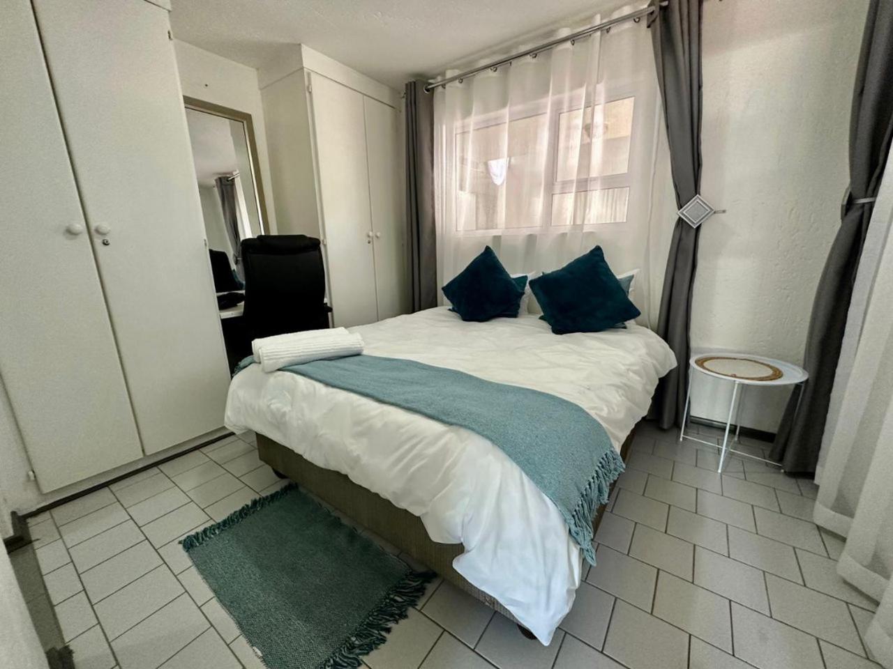 One bed unit nestled in the prime of Sandton - 2139