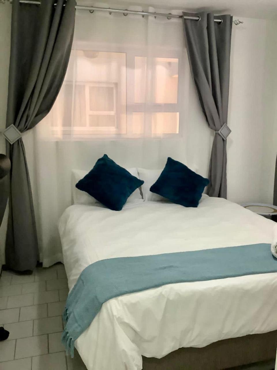 One bed unit nestled in the prime of Sandton - 2139
