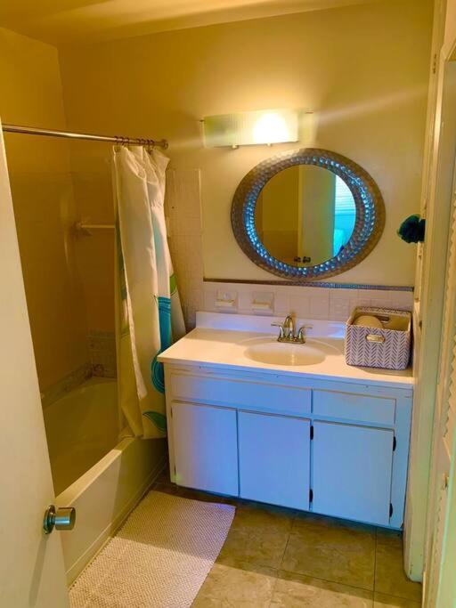 Grand Bahama Island - Freeport Vacations - 5 minutes to the beach - Property Image 2