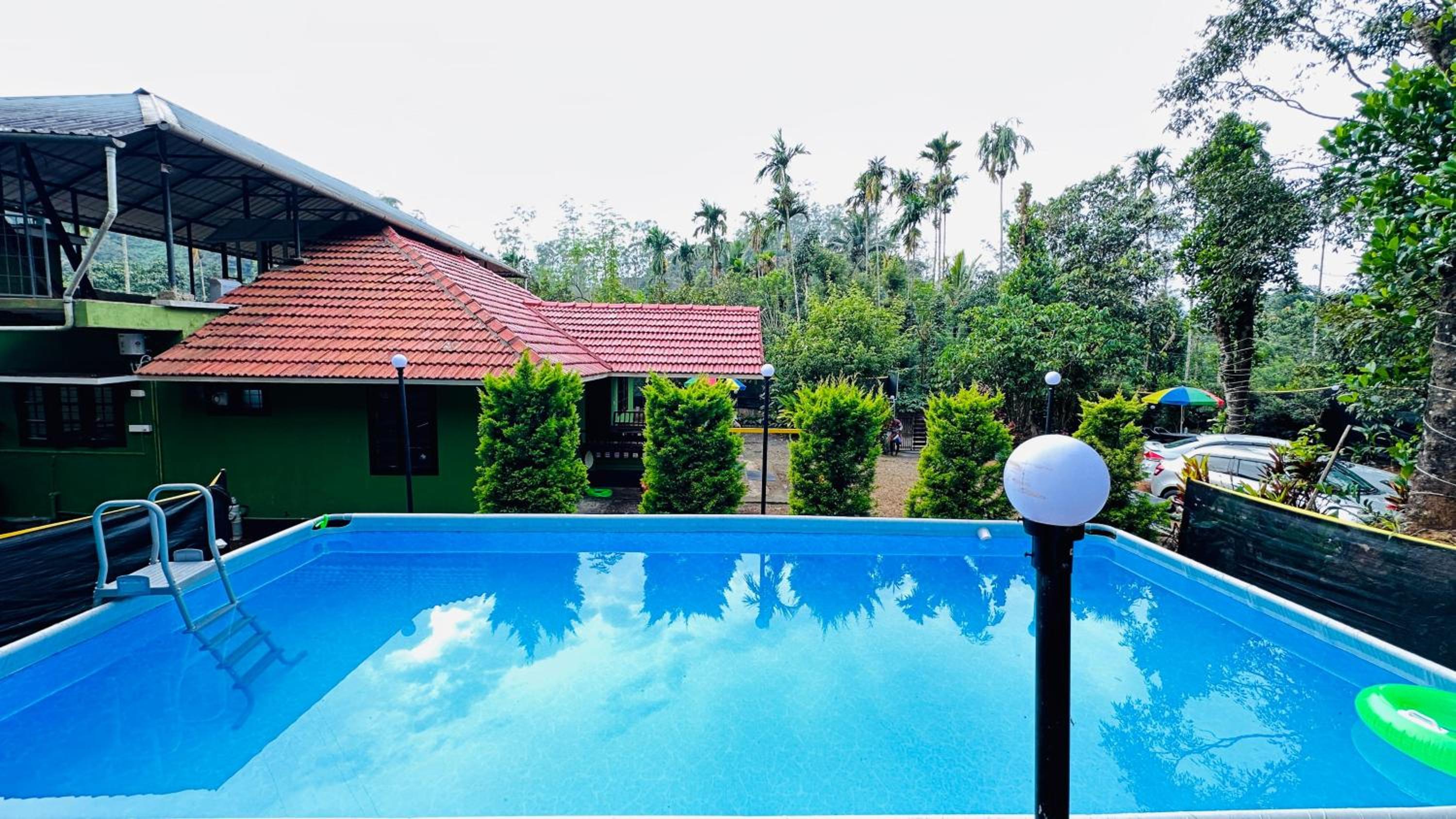 Golden pearl private villa with pool view 4