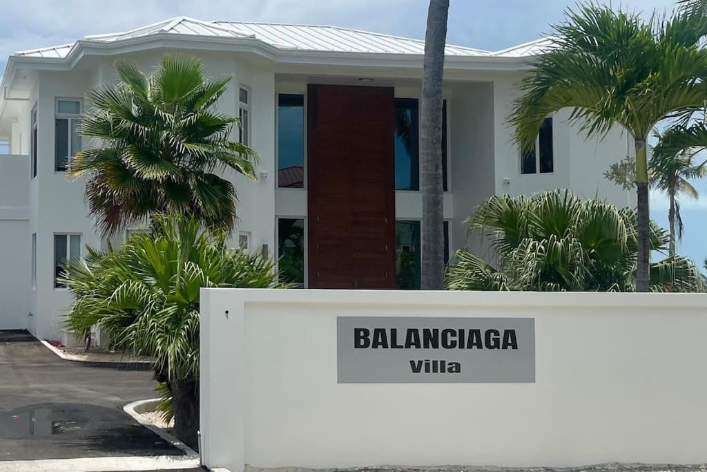 Balanciaga Villa