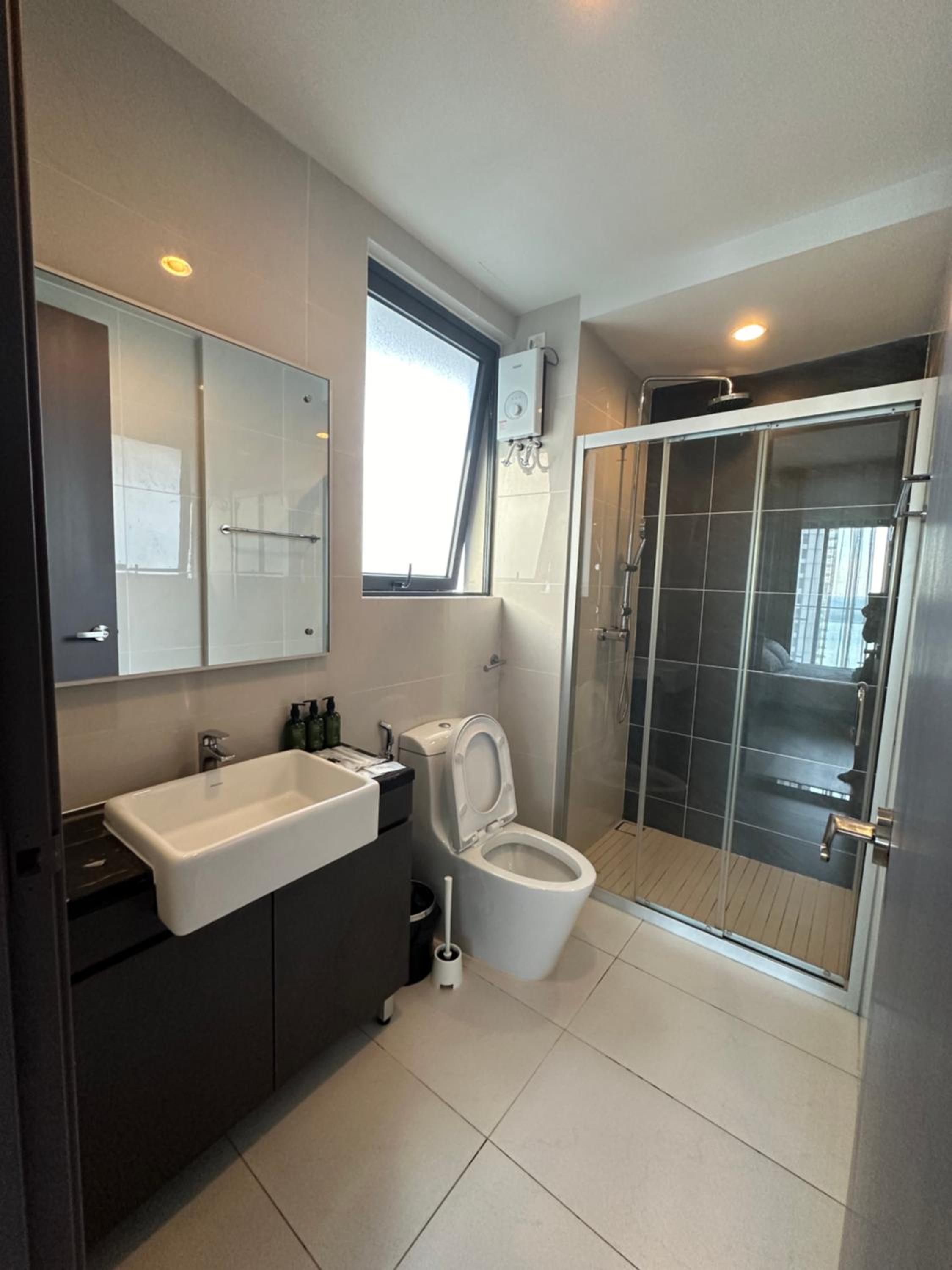 Astonishing Ocean View 4 Bedroom Huge Balcony 2 Car Park