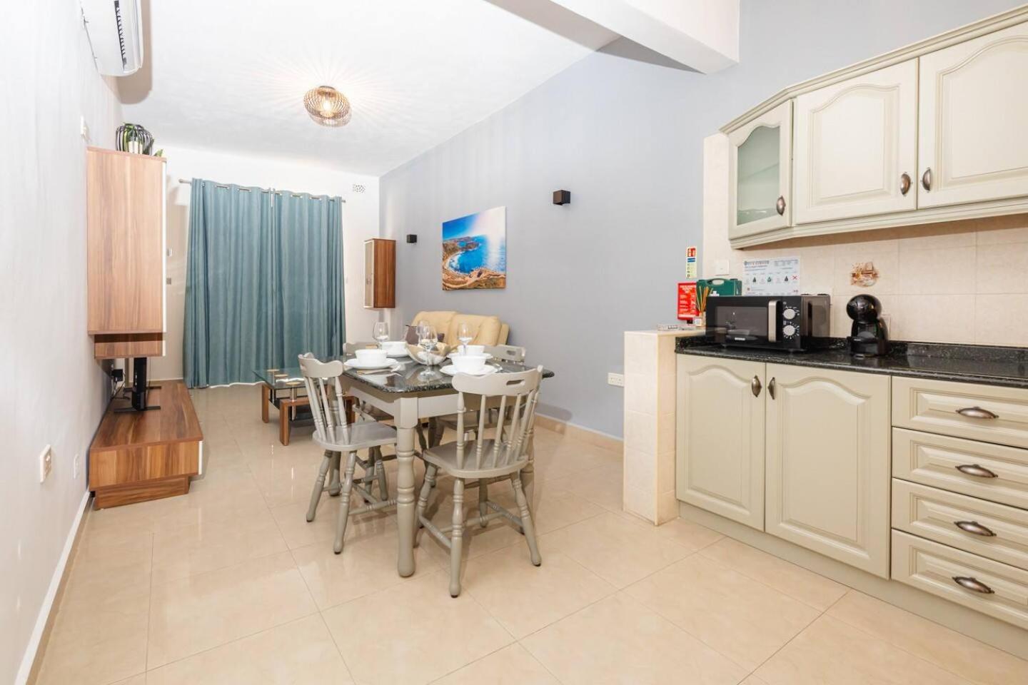 3bedroom Duplex Maisonette In St Pauls Bay photo 4