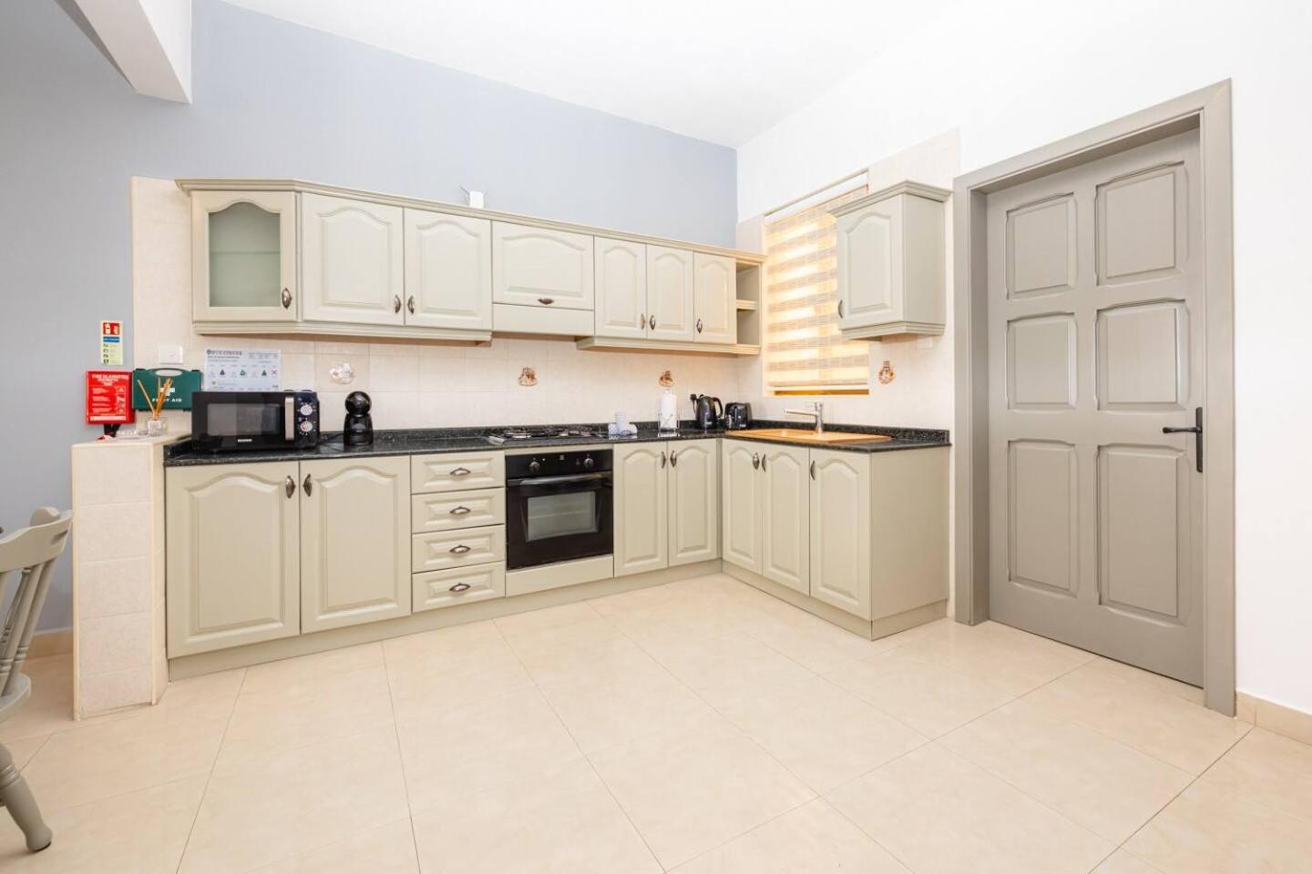3bedroom Duplex Maisonette In St Pauls Bay photo 3