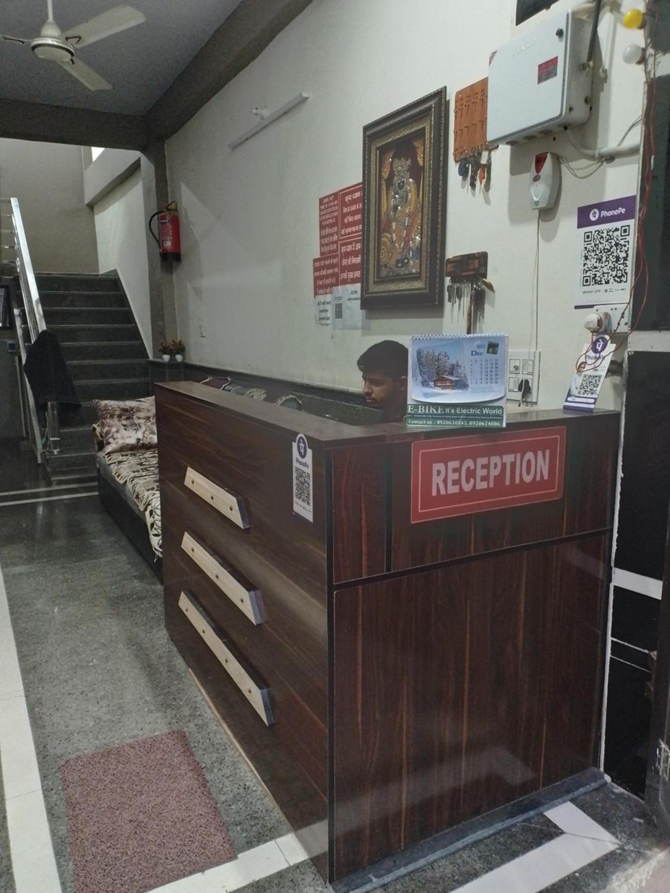 Lobby & Reception