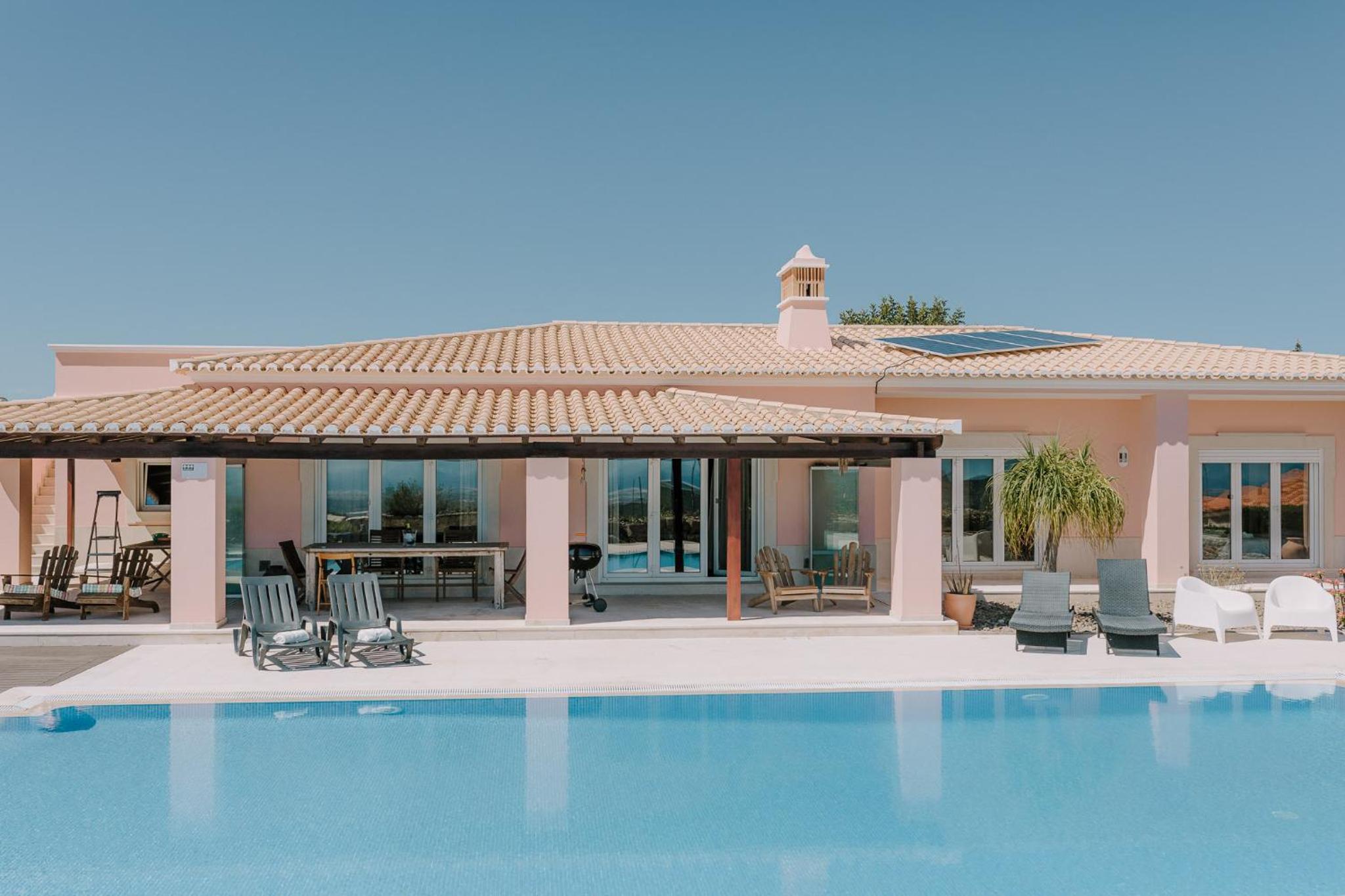 Villa Monte dos Agostos by Boaz Rentals