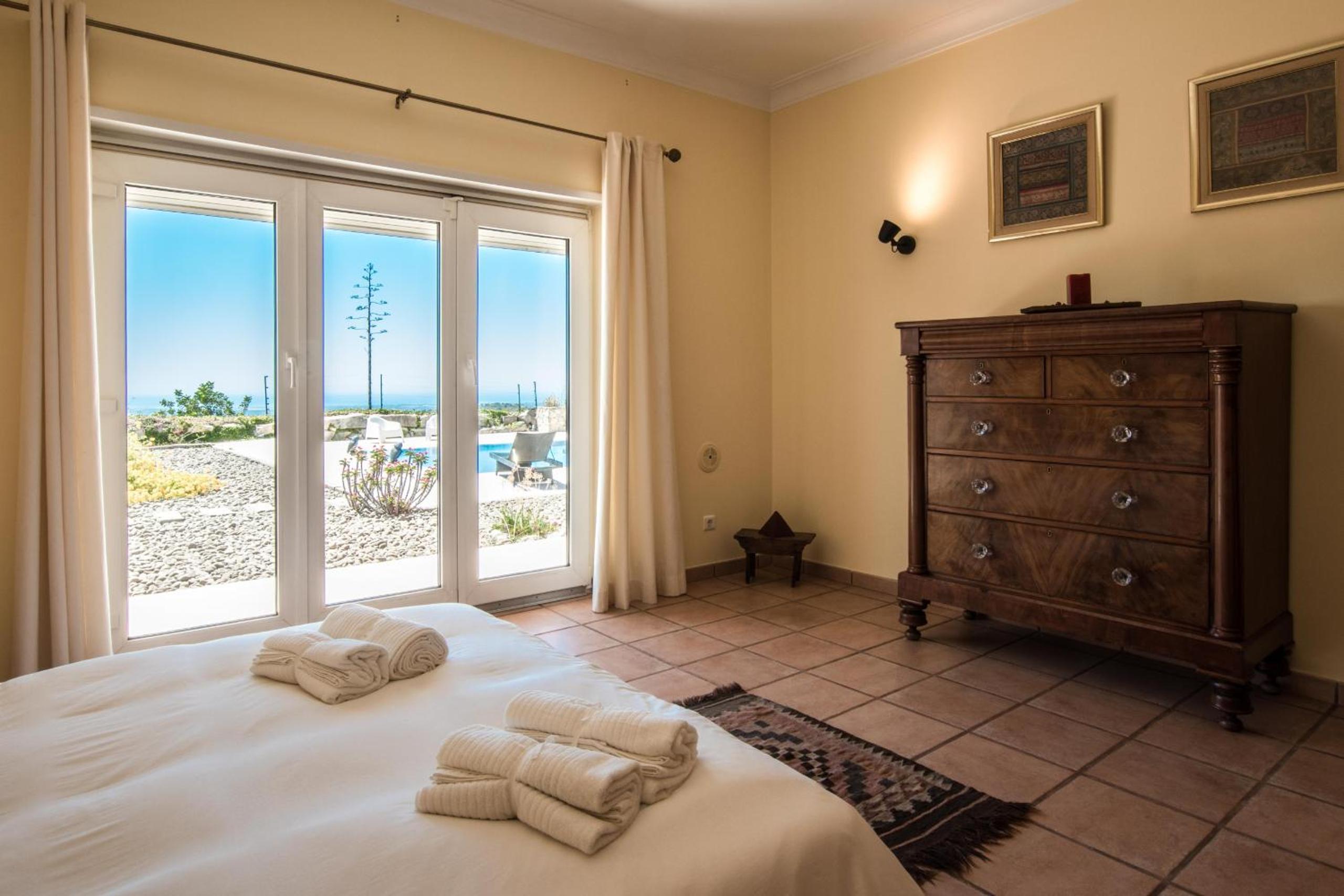 Villa Monte dos Agostos by Boaz Rentals