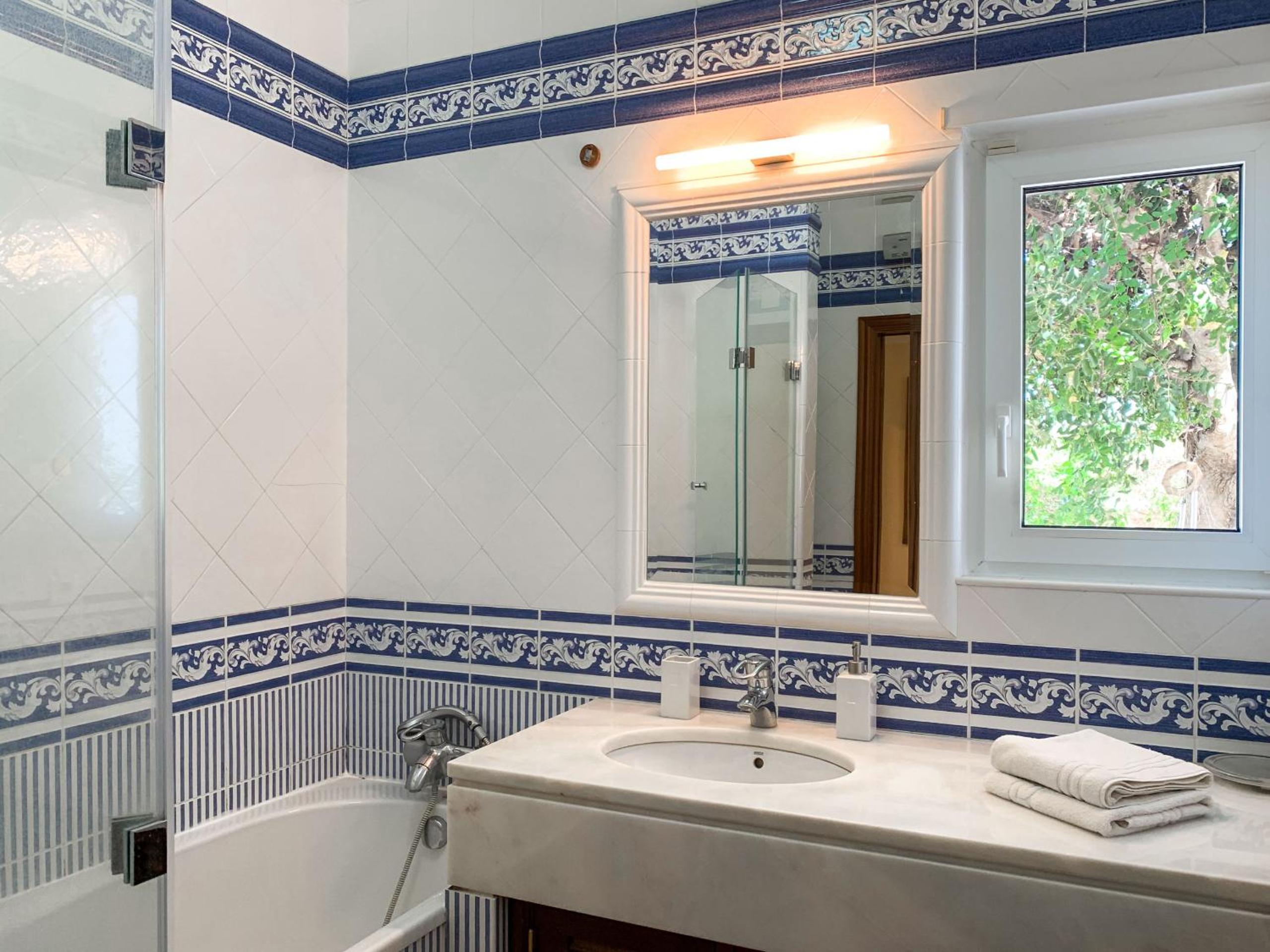 Villa Monte dos Agostos by Boaz Rentals