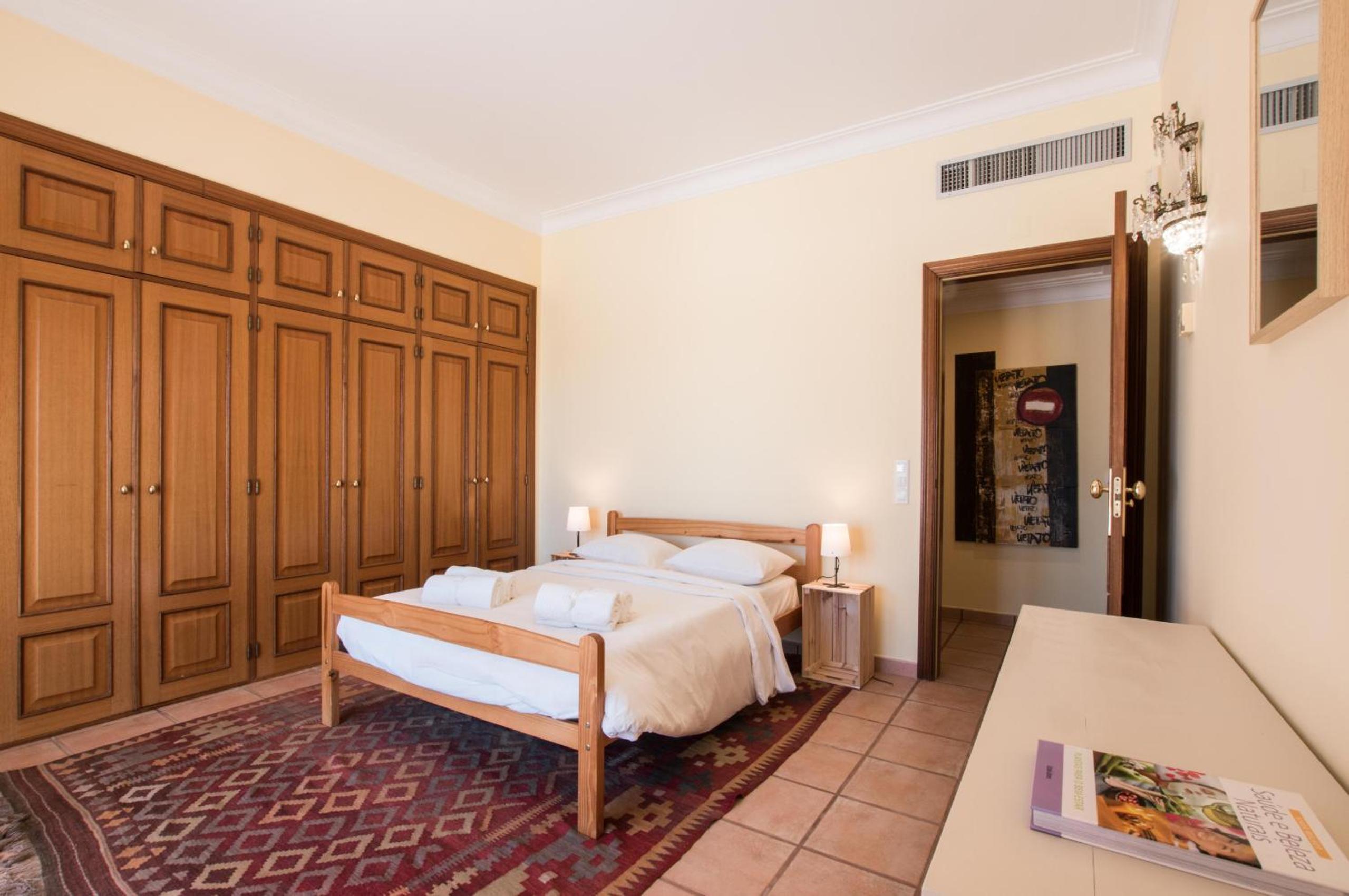 Villa Monte dos Agostos by Boaz Rentals