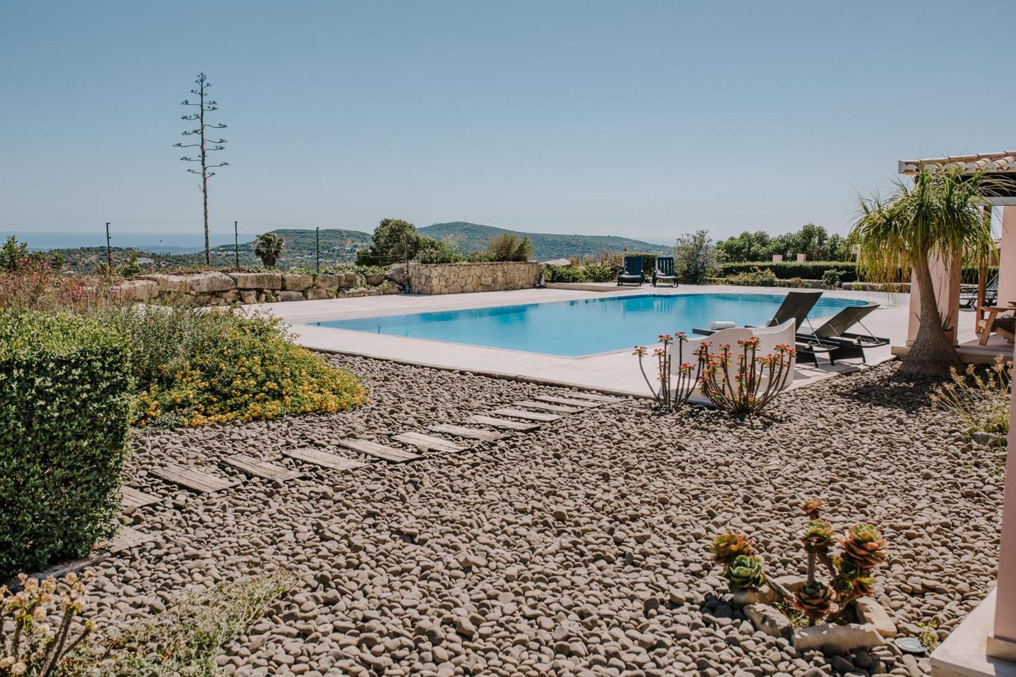 Villa Monte dos Agostos by Boaz Rentals