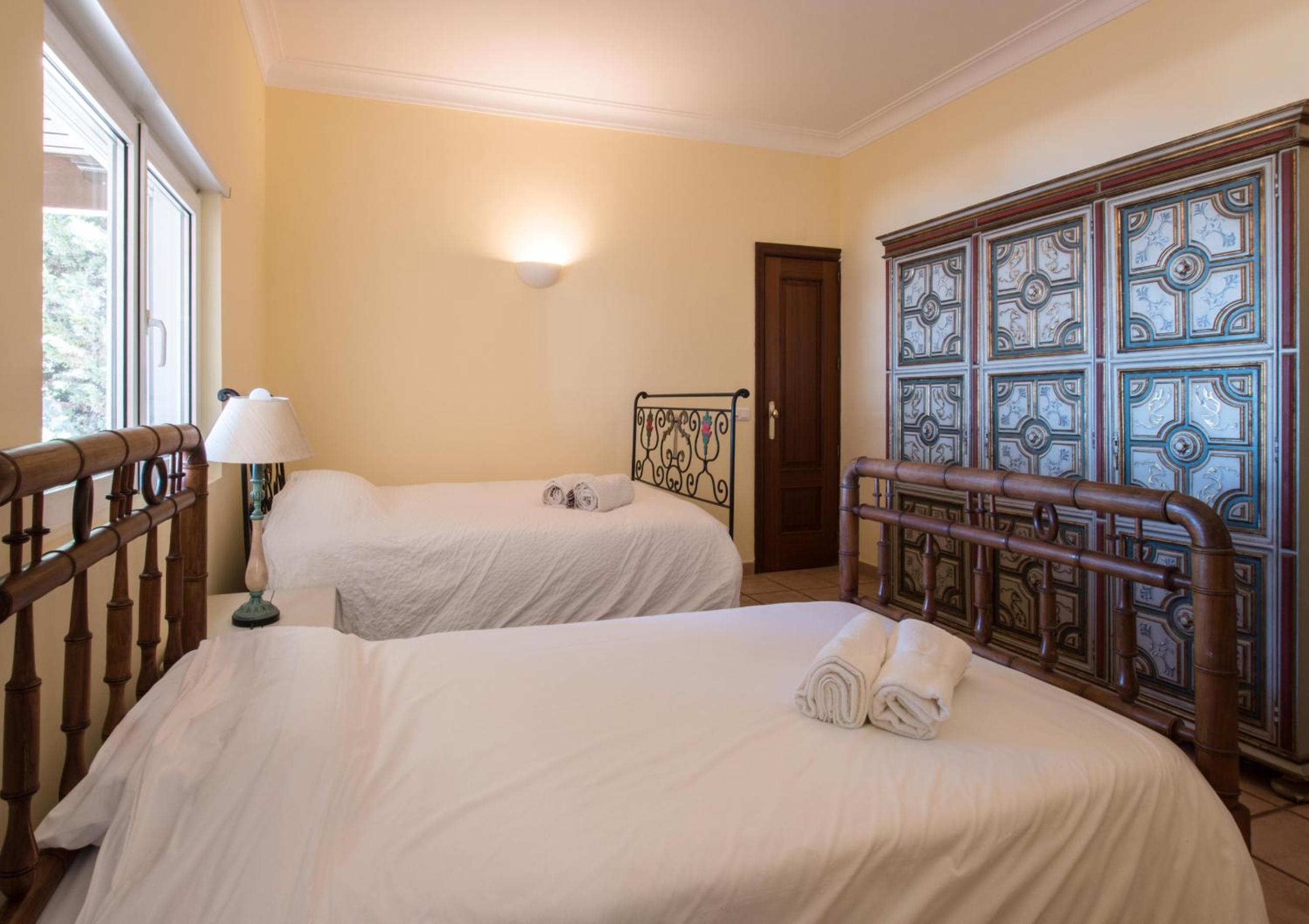 Villa Monte dos Agostos by Boaz Rentals