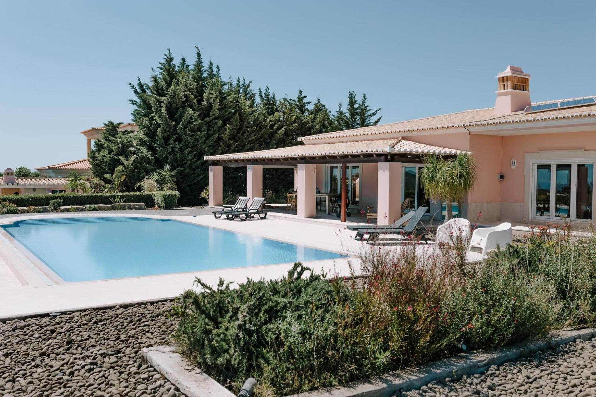 Villa Monte dos Agostos by Boaz Rentals