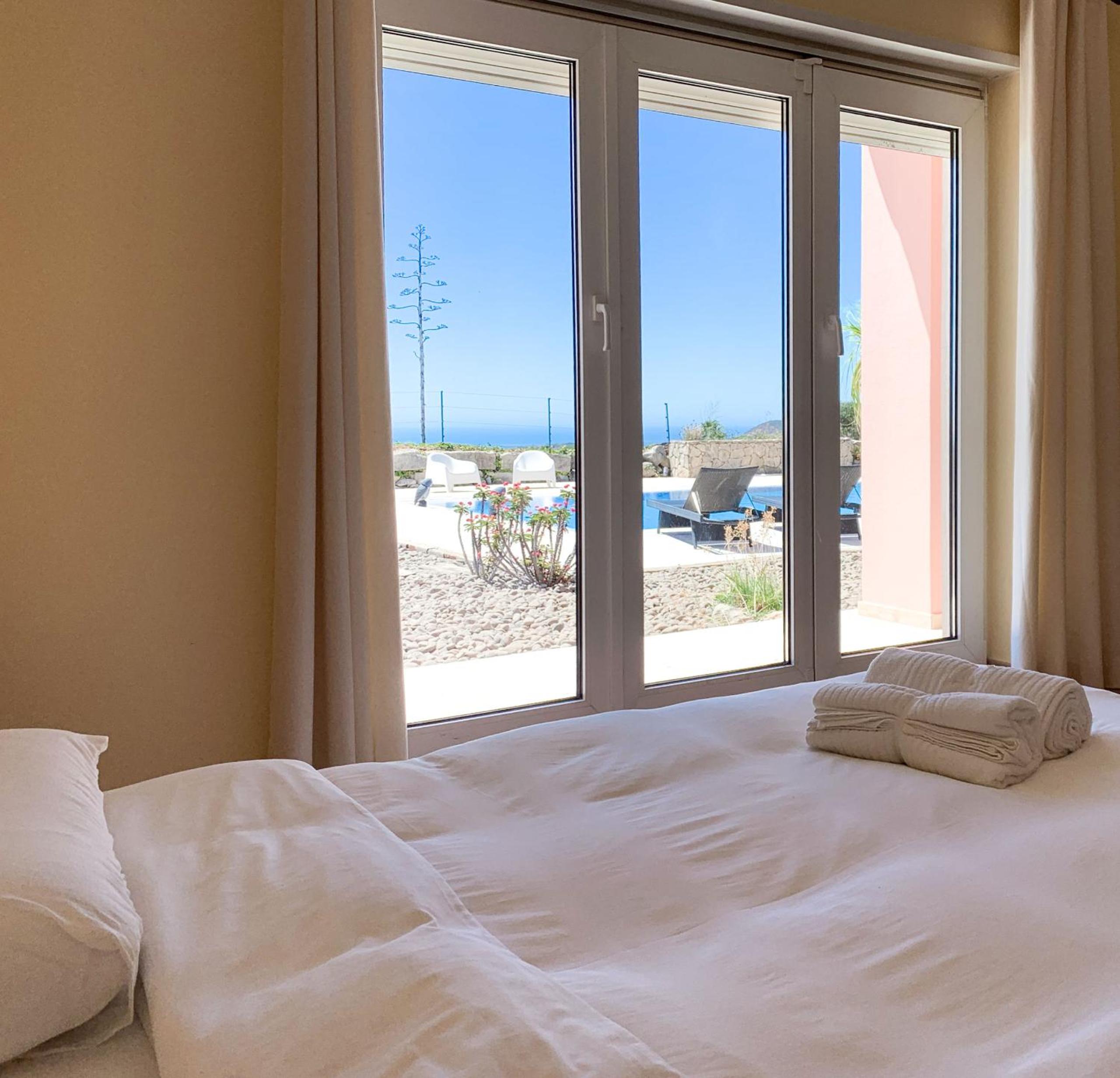 Villa Monte dos Agostos by Boaz Rentals