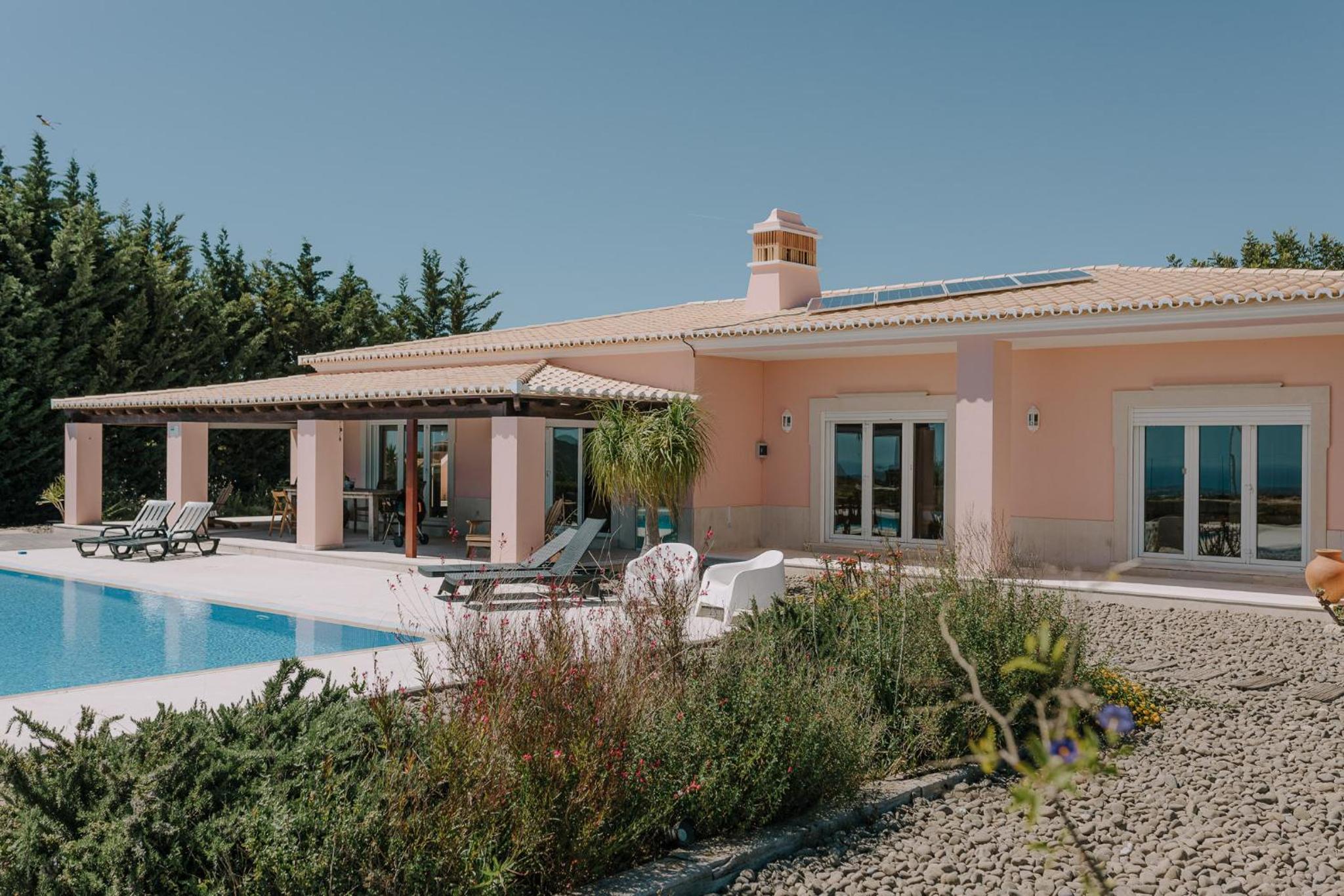 Villa Monte dos Agostos by Boaz Rentals