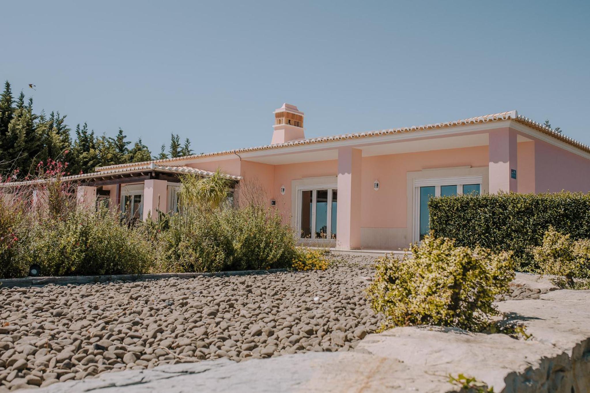 Villa Monte dos Agostos by Boaz Rentals