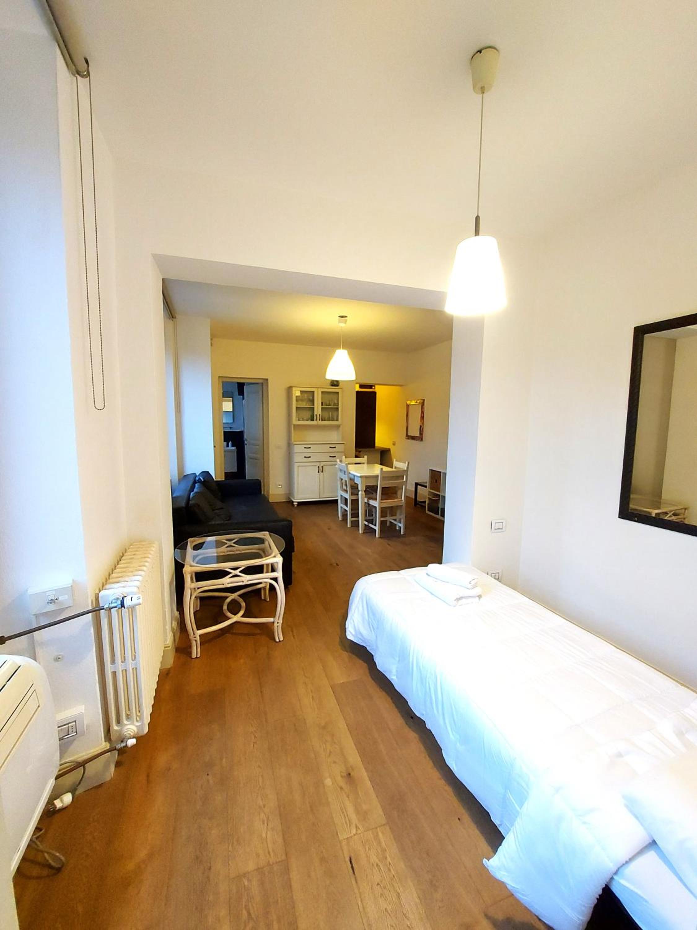 Leone Apartment