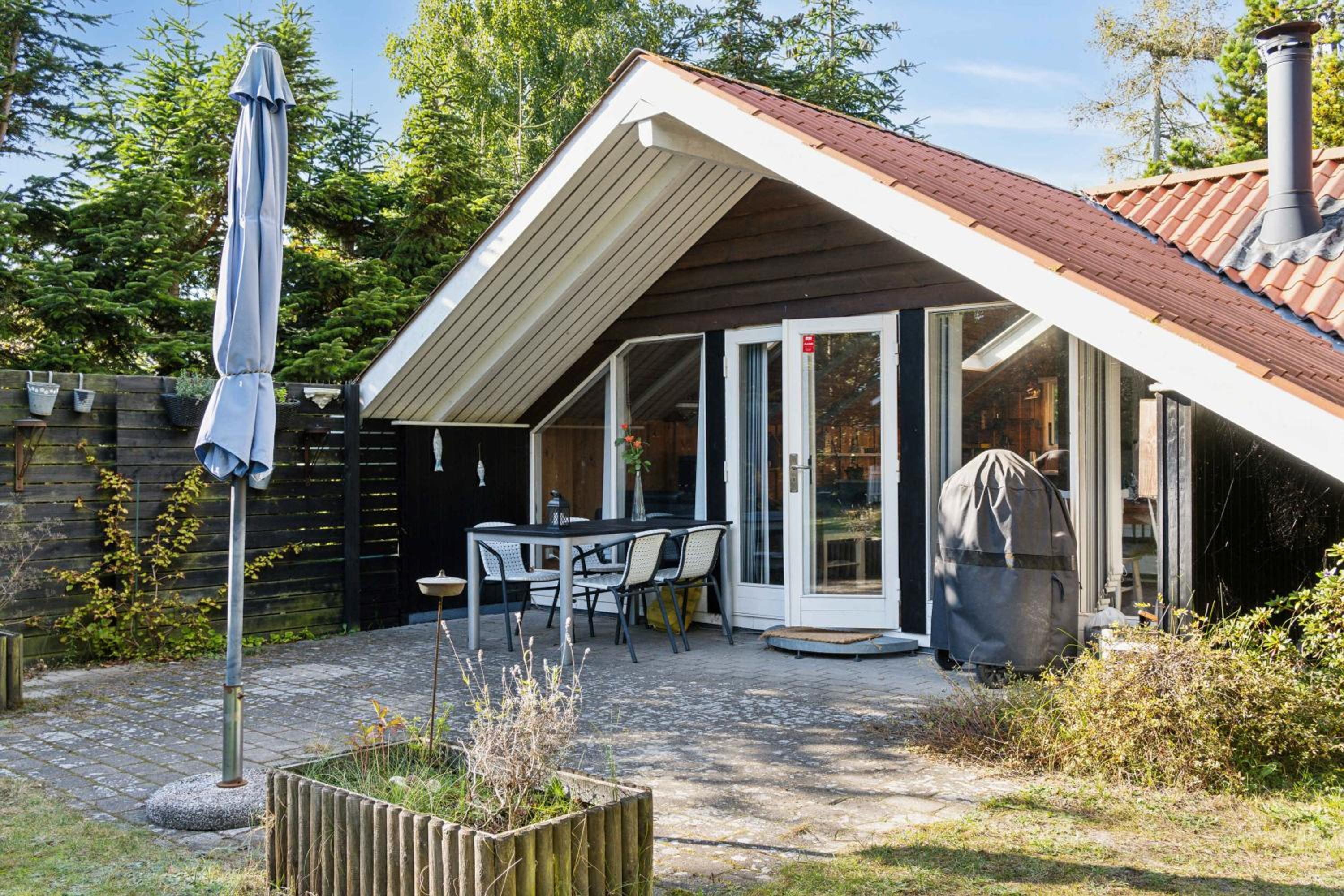 Charmerende Sommerhus Tæt På Naturen Og Vandet