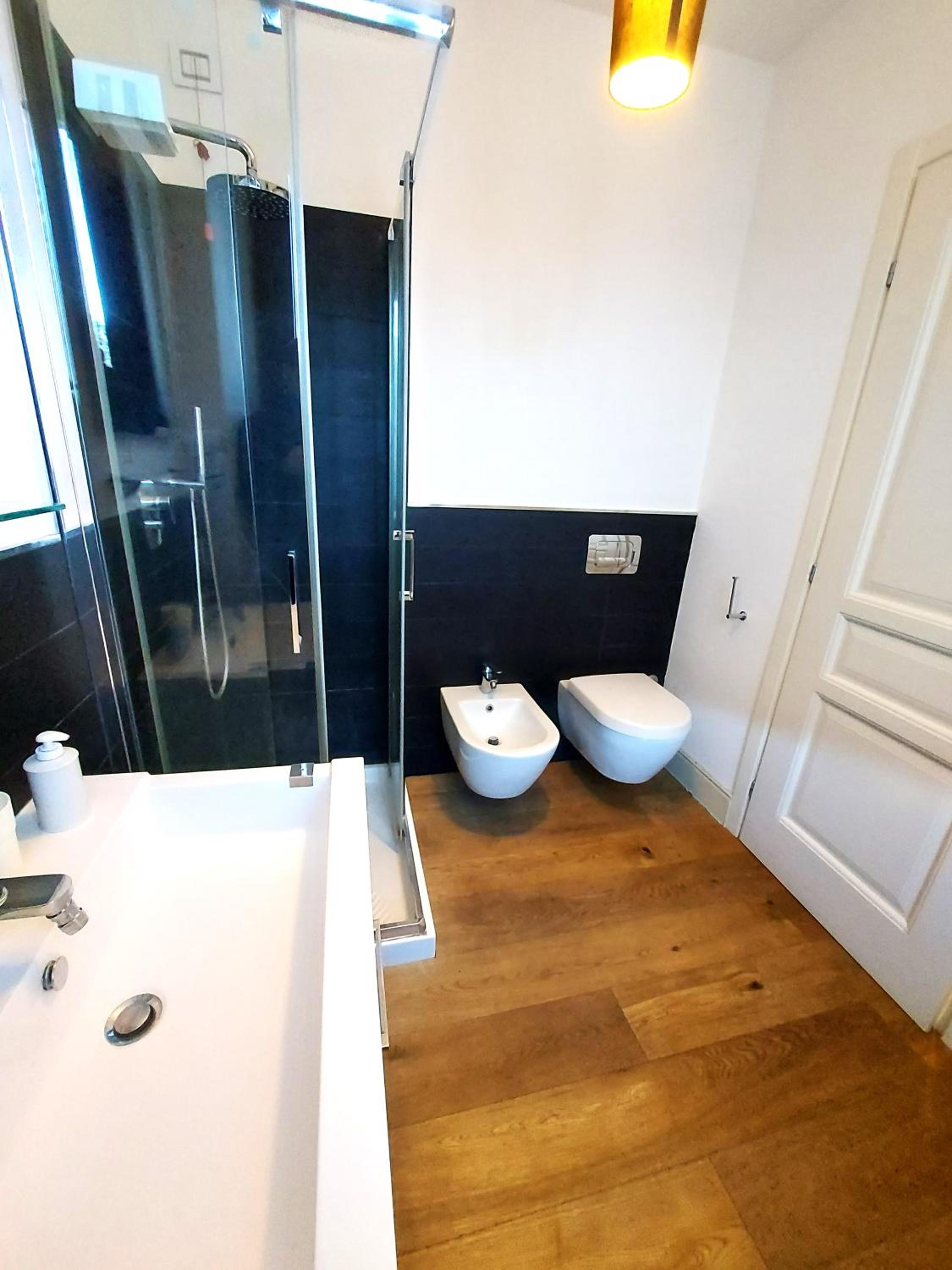 Leone Apartment