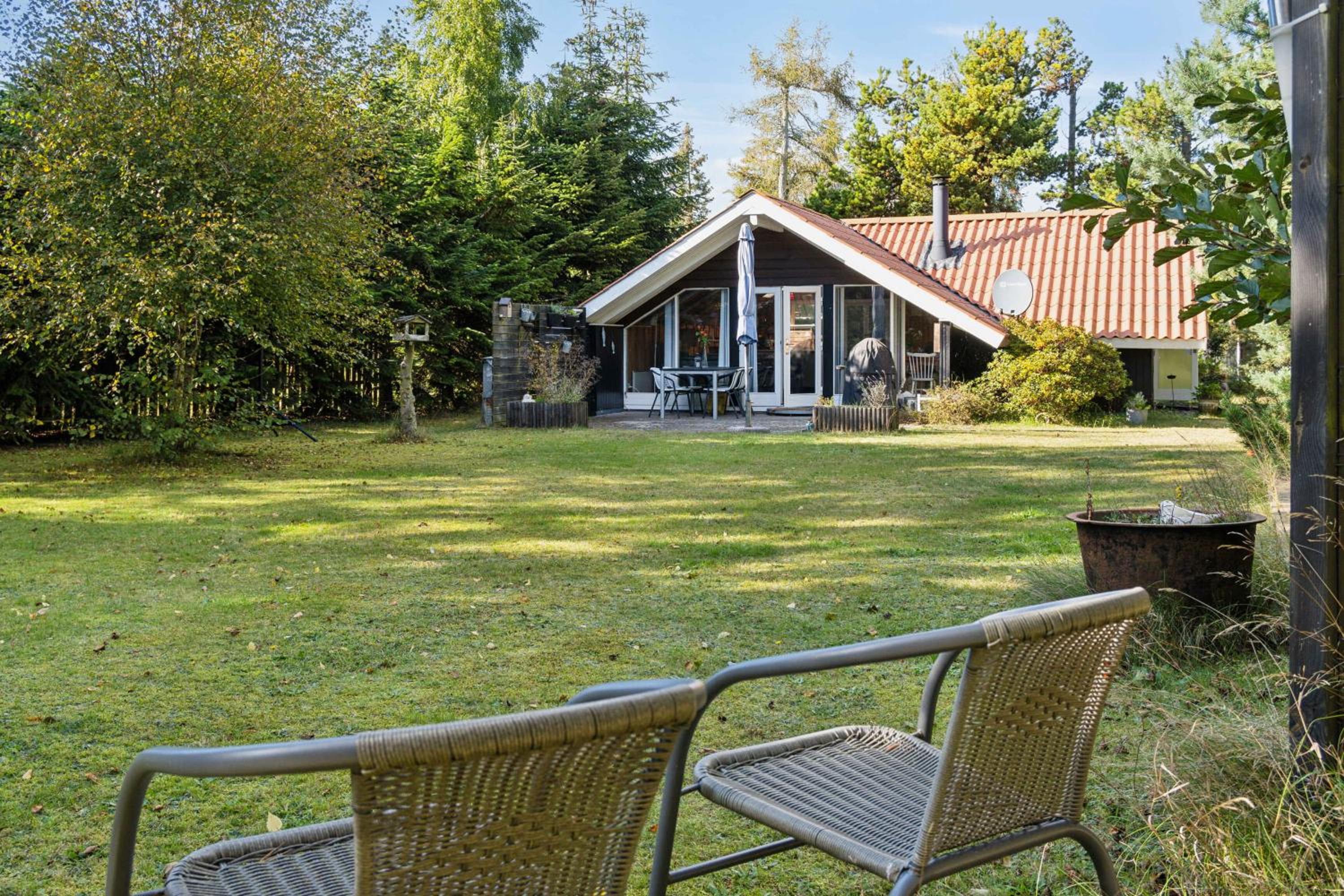 Charmerende Sommerhus Tæt På Naturen Og Vandet