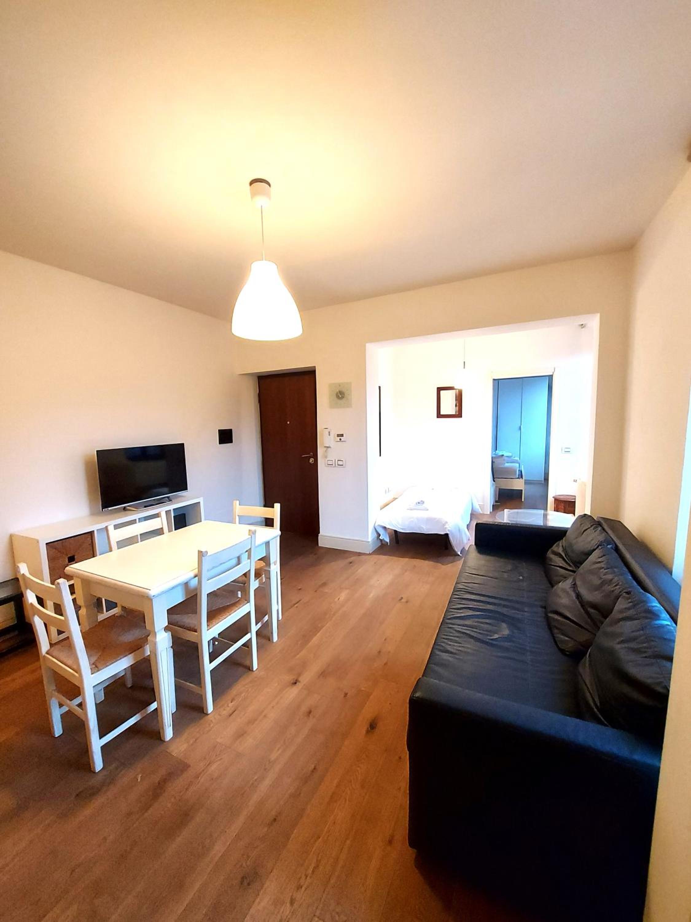 Leone Apartment