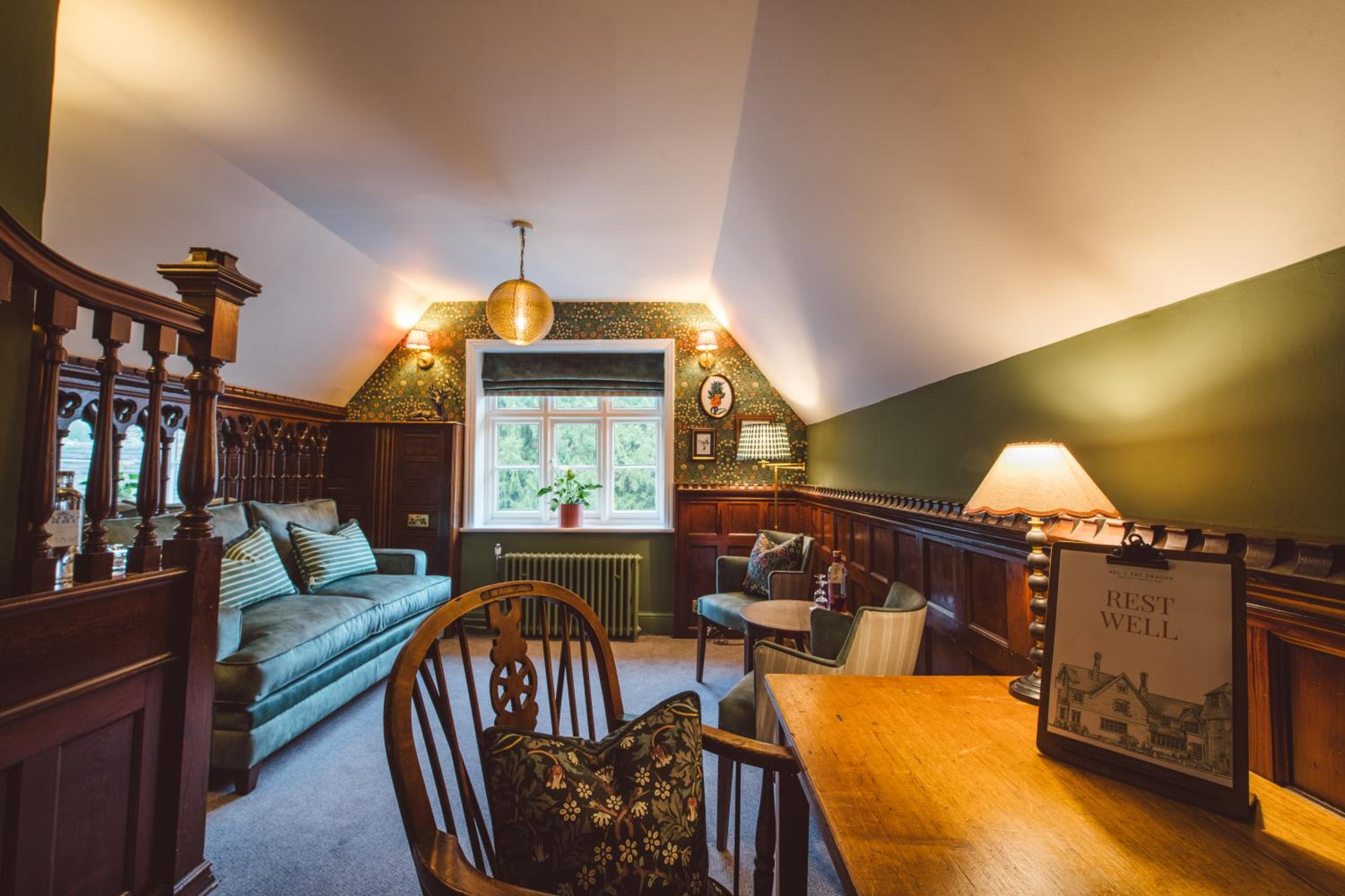 Farnham Vacations - Bel And The Dragon-Churt - Property Image 30