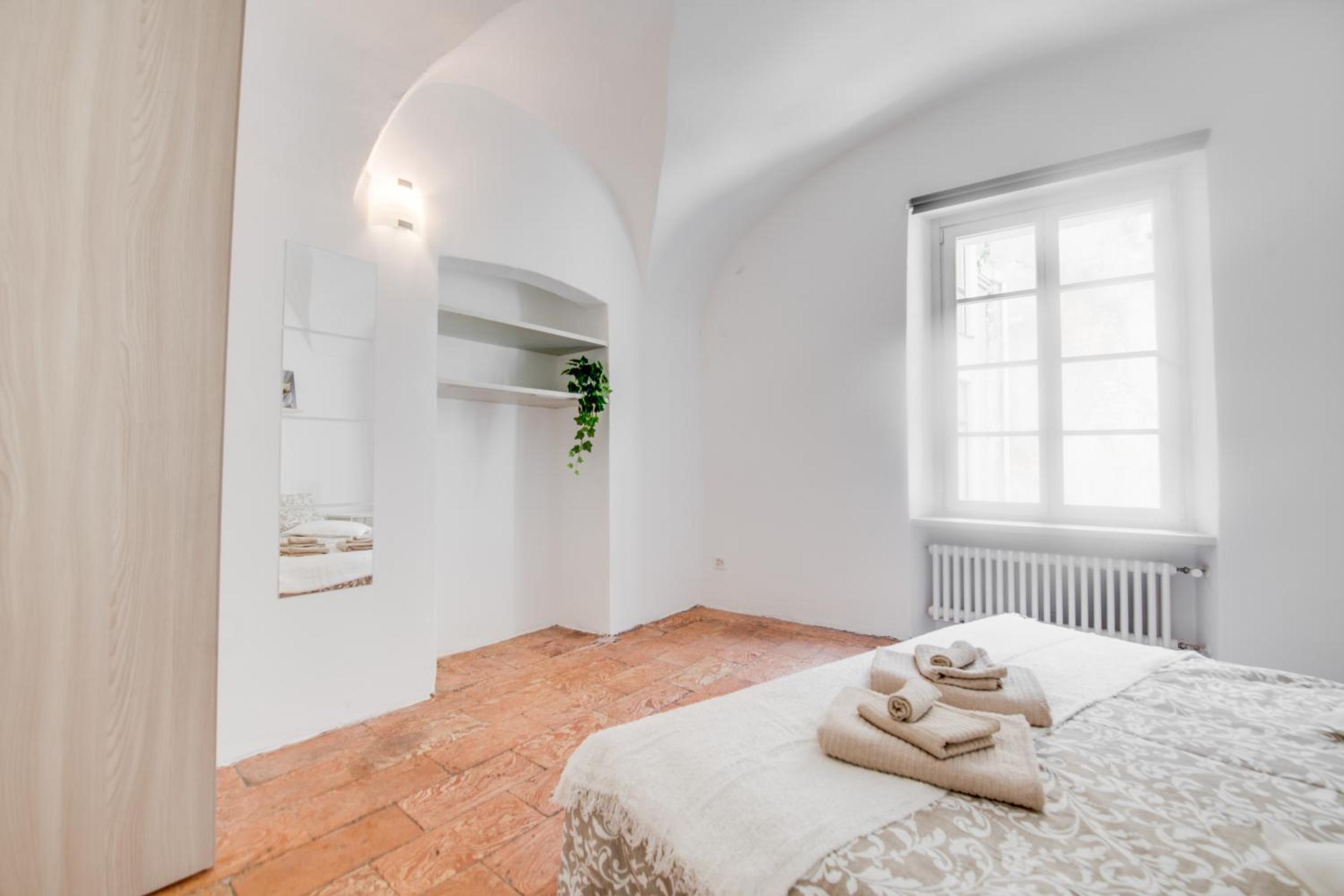 Easylife Swiss - Luxurious Garden Retreat in Castel Grande, Pergola & Historic Charm x6