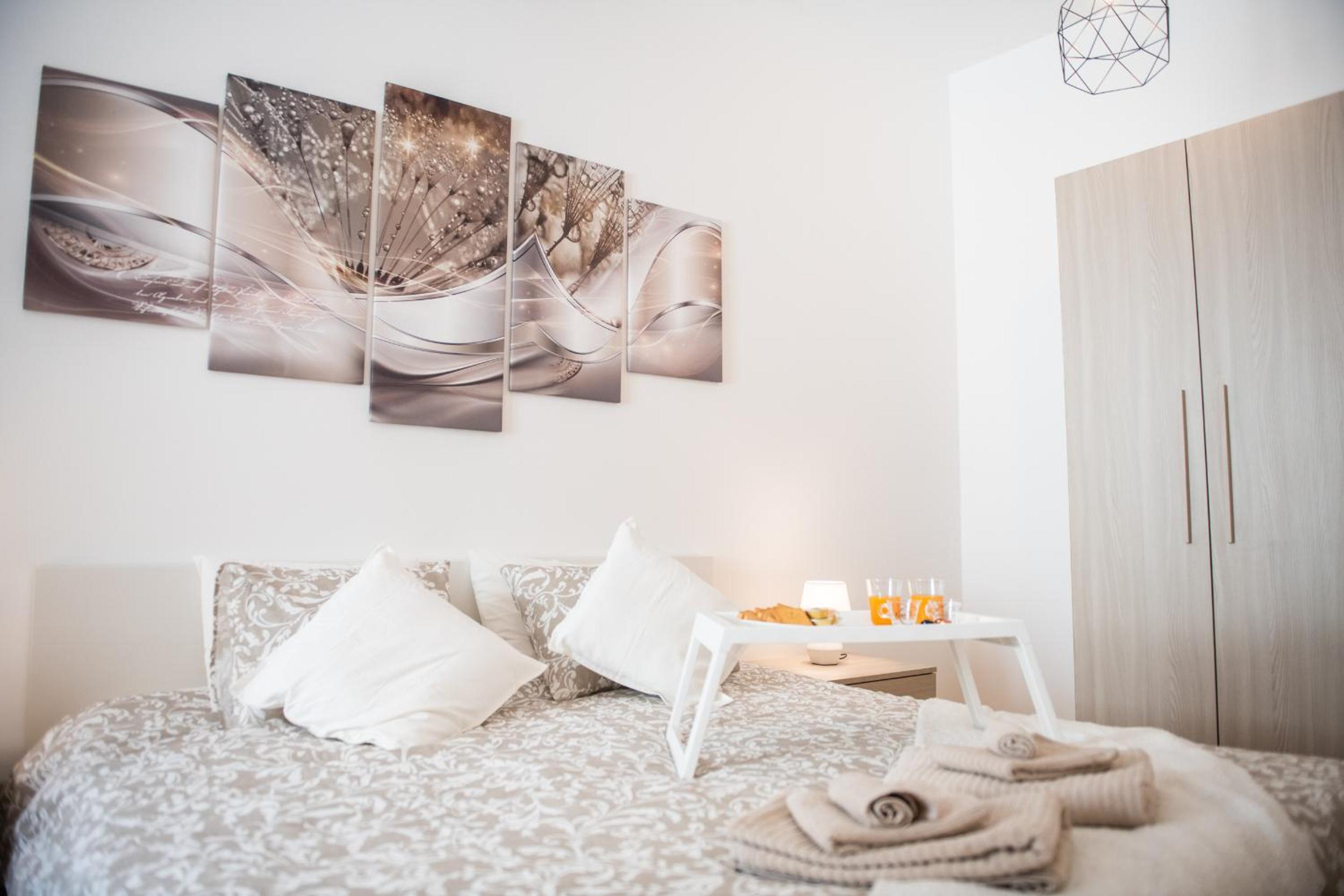 Easylife Swiss - Luxurious Garden Retreat in Castel Grande, Pergola & Historic Charm x6