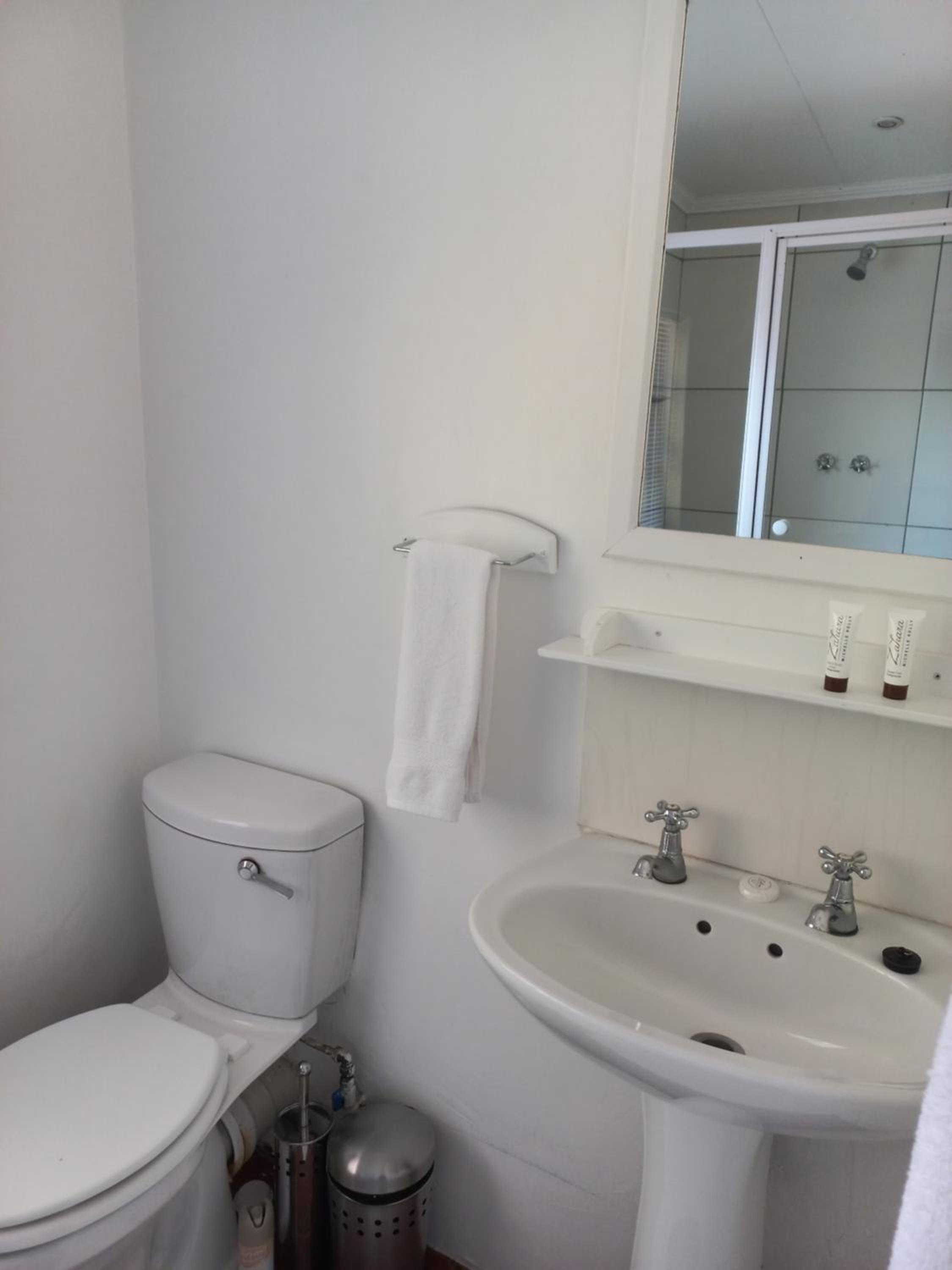 J'Cups Guest House