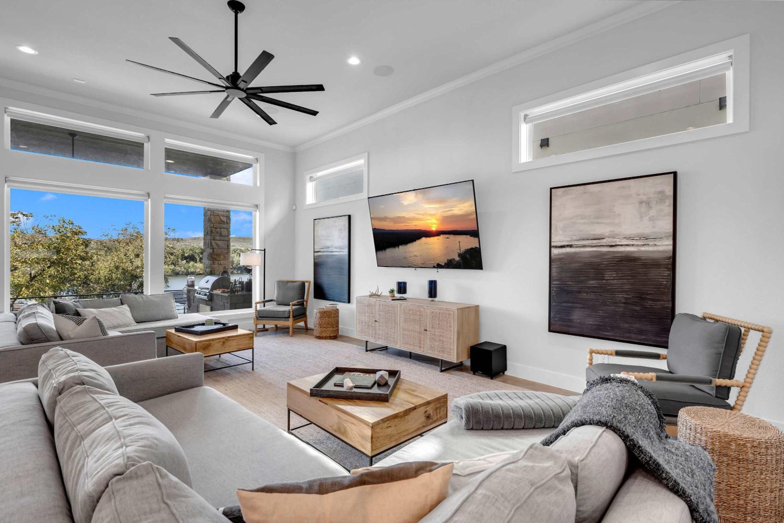 Waterside 508 and Concierge Services view 2