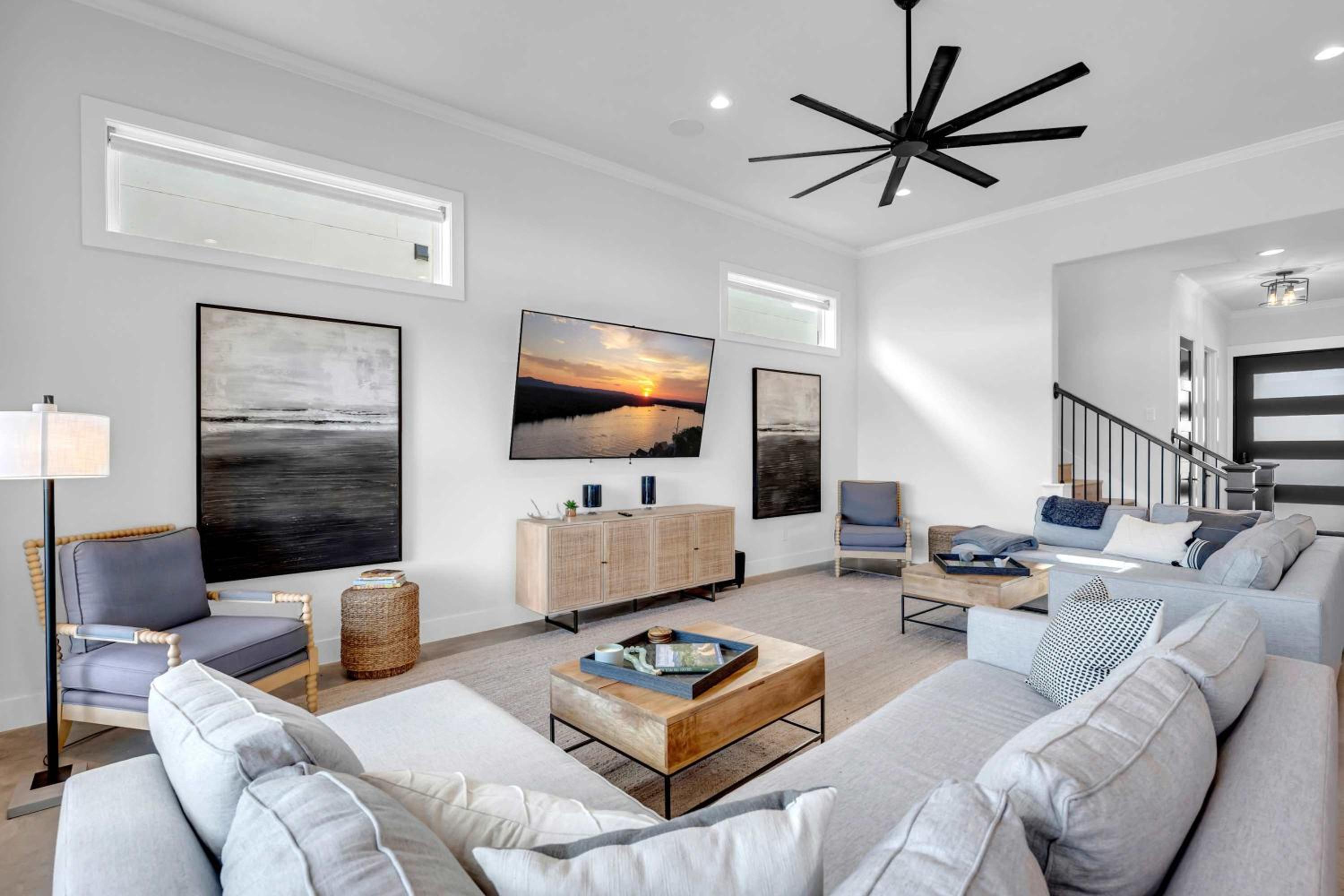 Waterside 508 and Concierge Services view 4