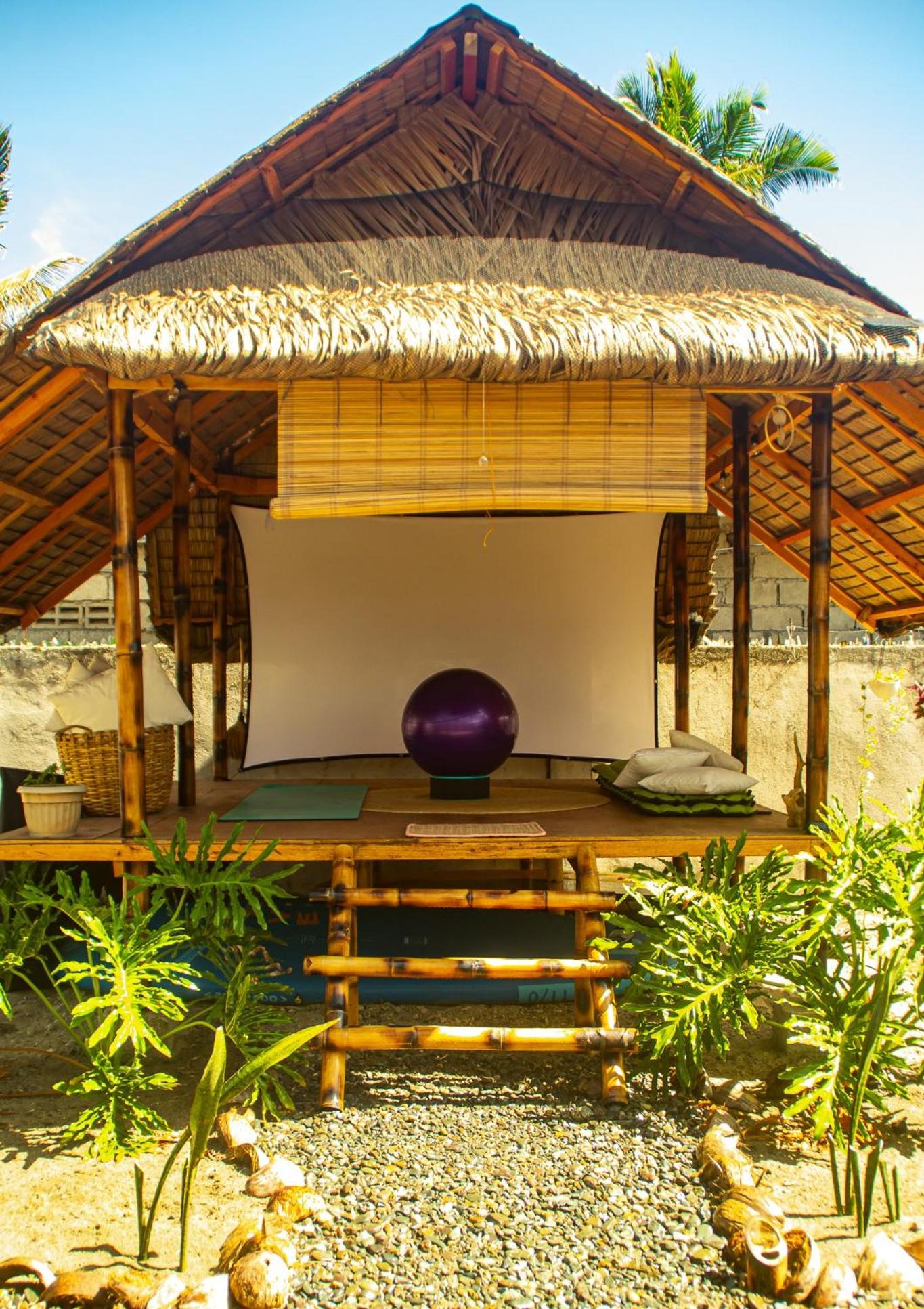 Duon Baler - Seconds from Sabang beach, your peaceful escape