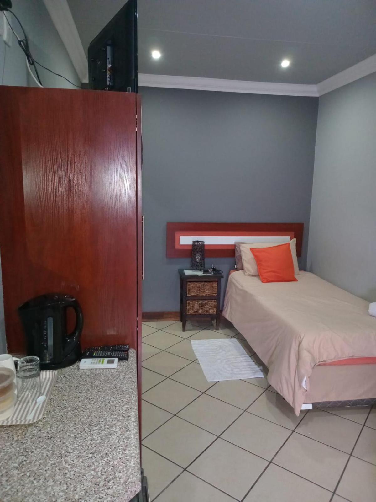 Grand Central Guesthouse, photo 41