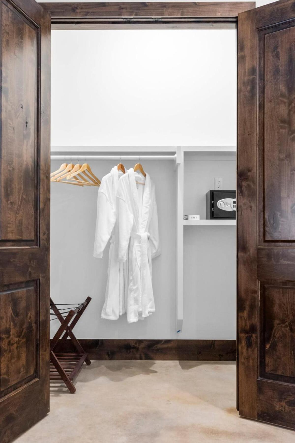 Bent Oak Highland Ranch and Concierge Services - Property Image 17