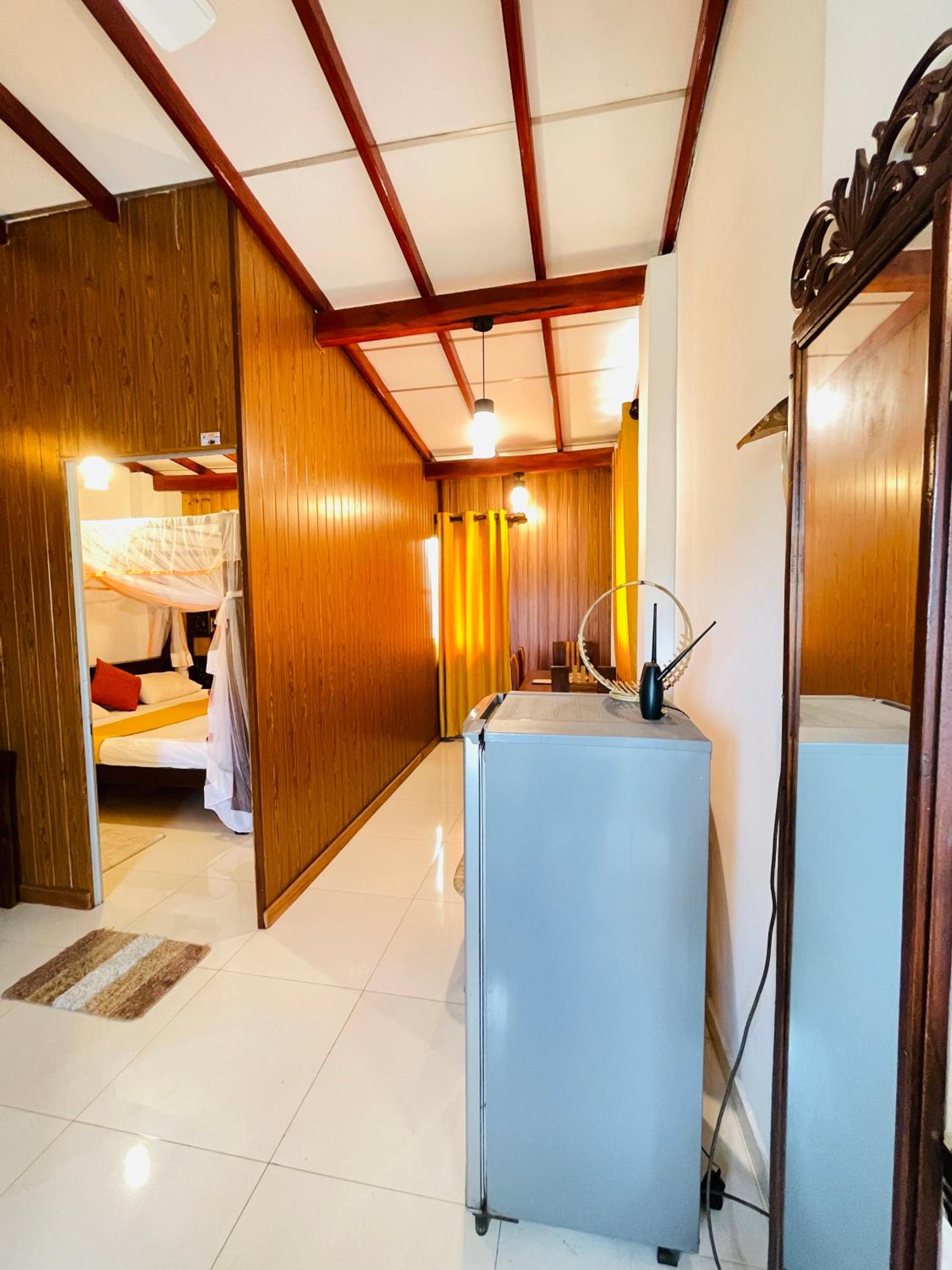YOUTHENI VILLA
