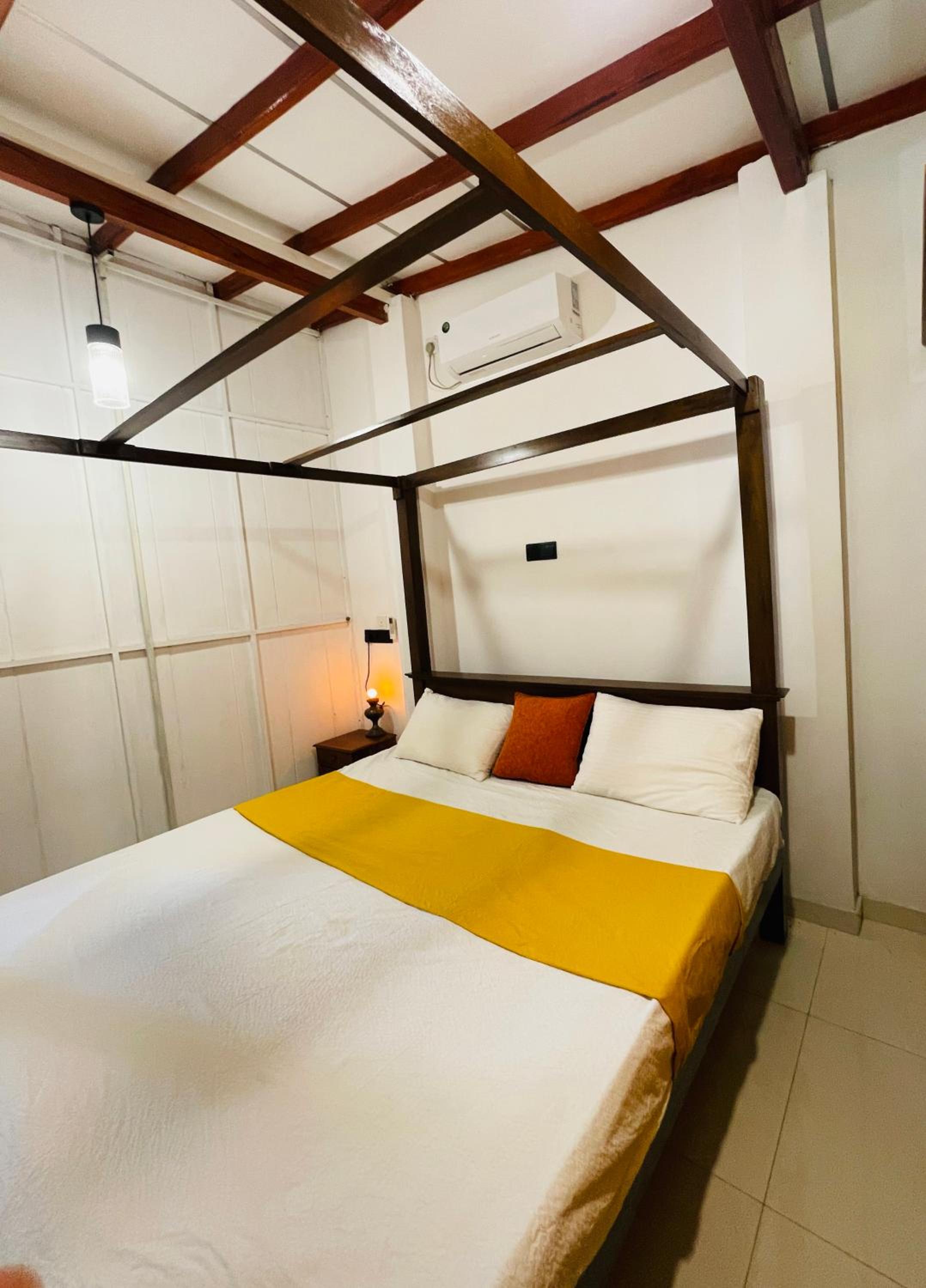 YOUTHENI VILLA