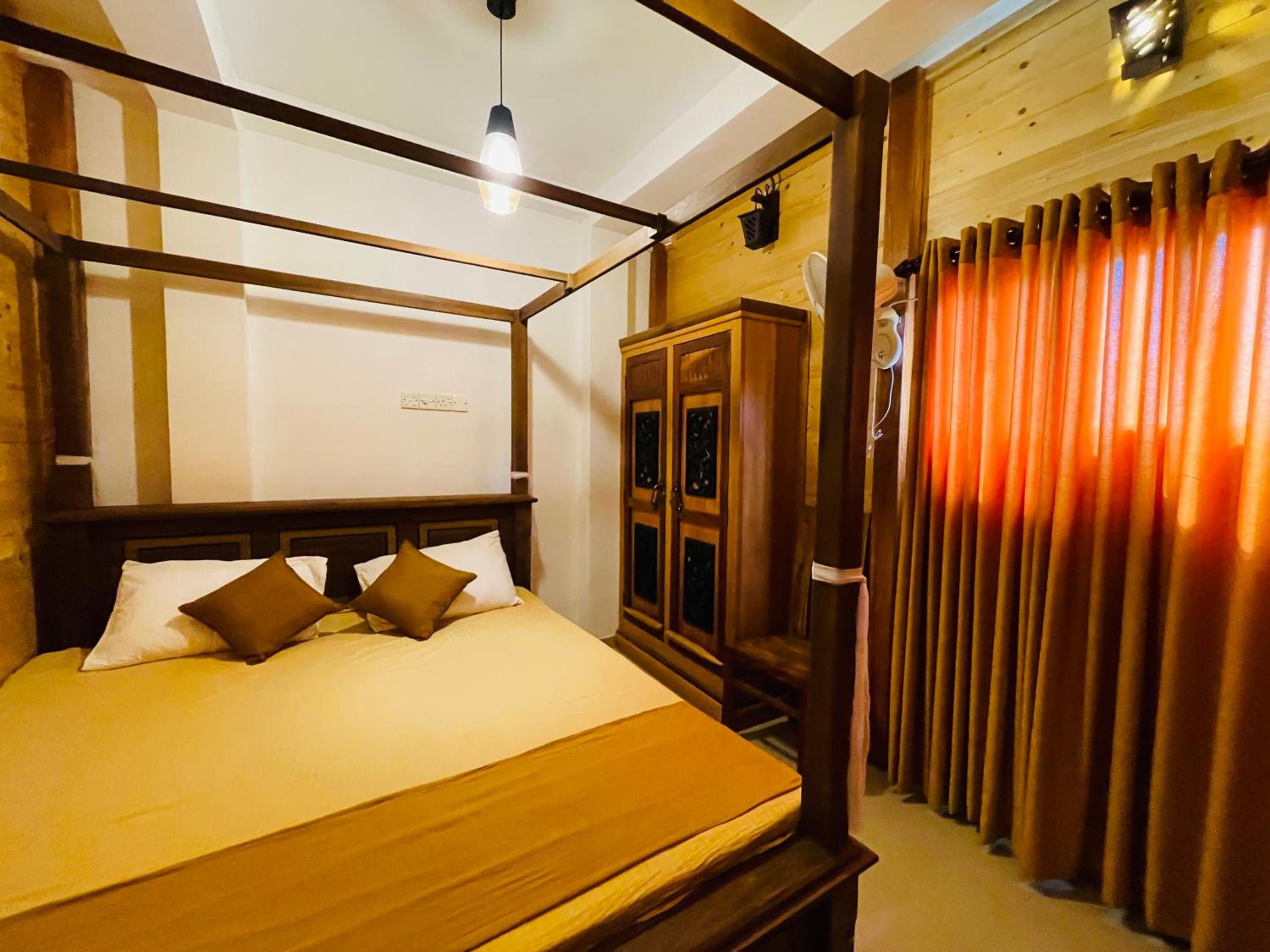 YOUTHENI VILLA