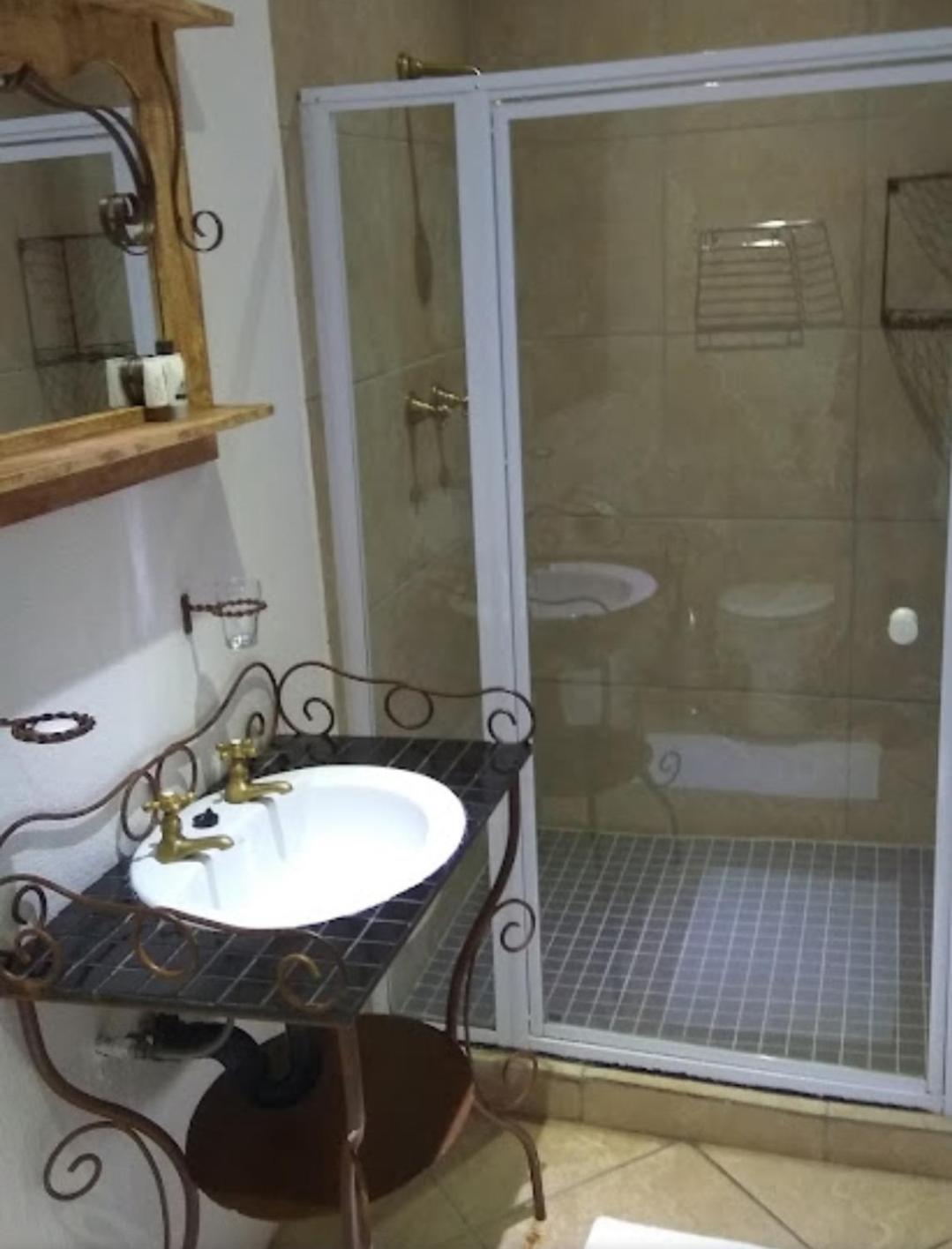 J'Cups Guest House