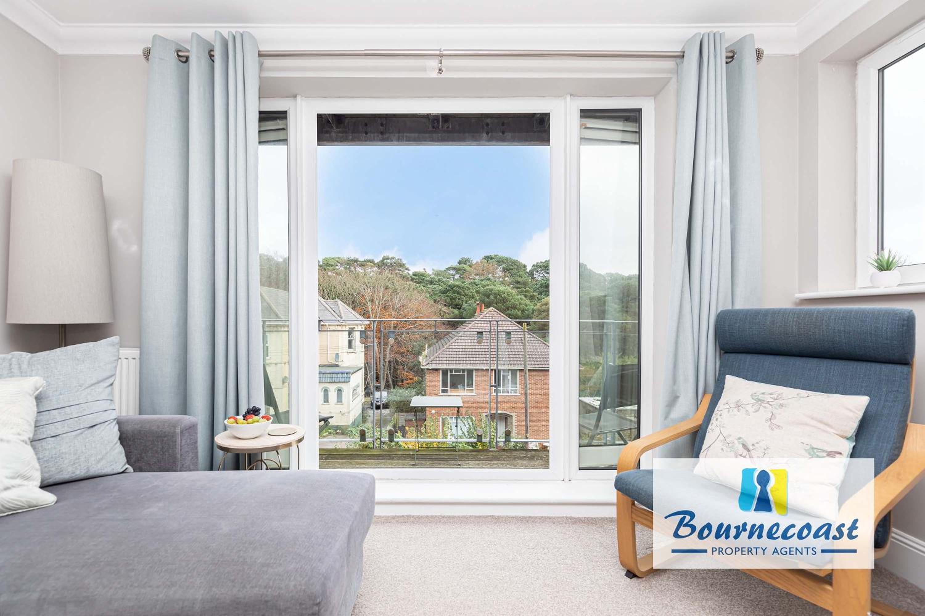 SEASCAPES by BOURNECOAST - A Modern Apartment with a Balcony and Parking - Just a Short Stroll from the Beaches - FM6326 view 5