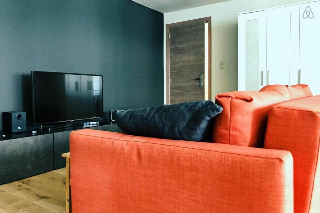 Fully equipped two bedroom apartment Schuman area