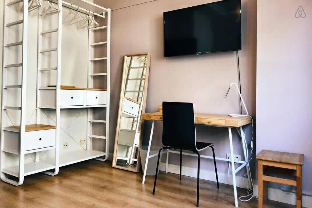 Fully equipped two bedroom apartment Schuman area