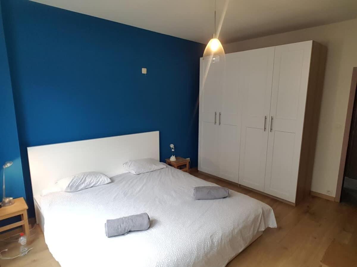 Fully equipped two bedroom apartment Schuman area