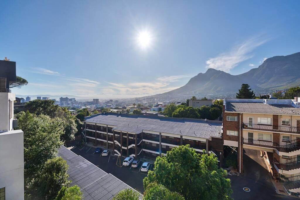 Cosy Gem in heart of Tamboerskloof view 2