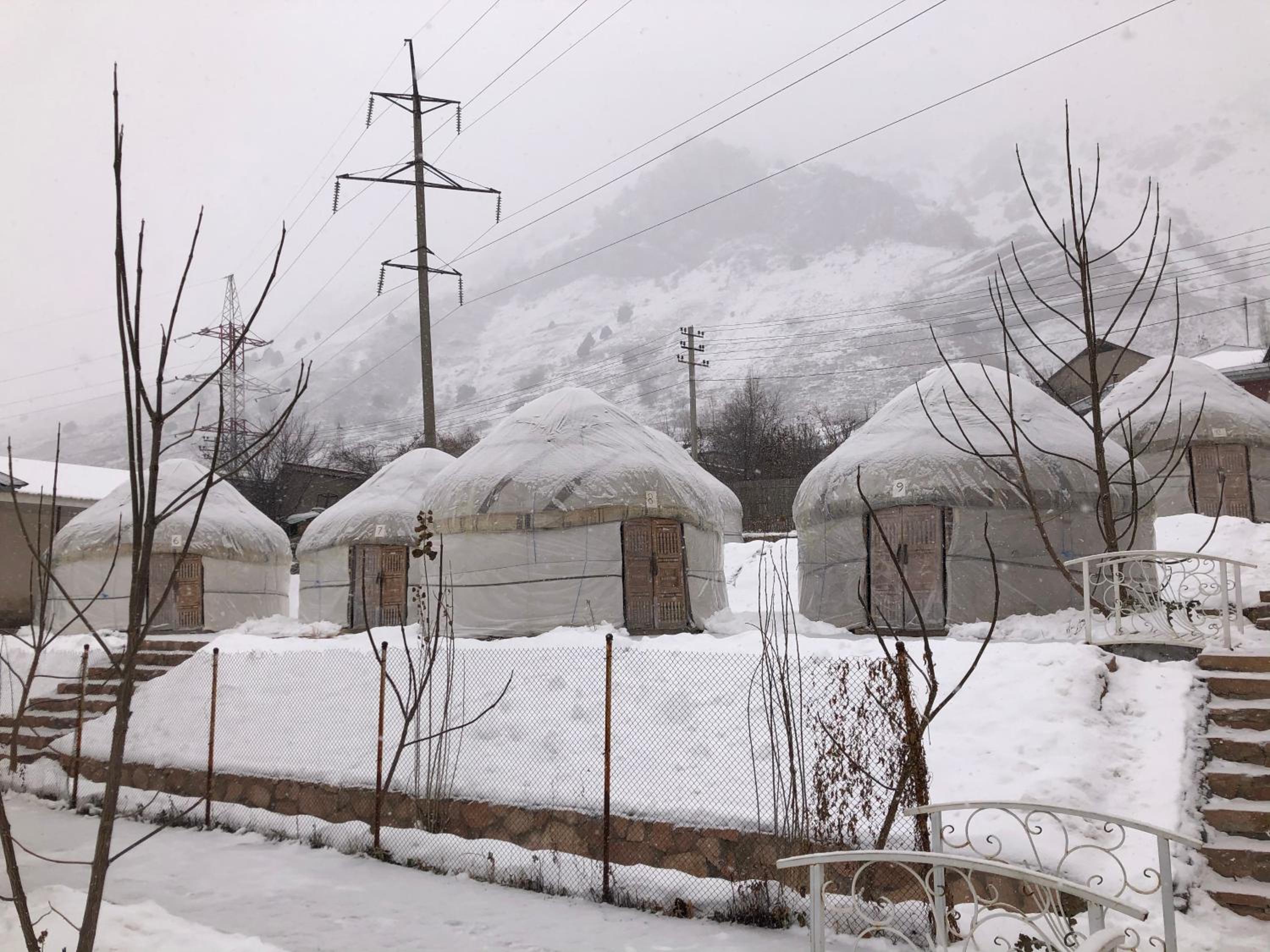 Mamuras Chimgan Mountain Guesthouse - Entire Dacha view 4