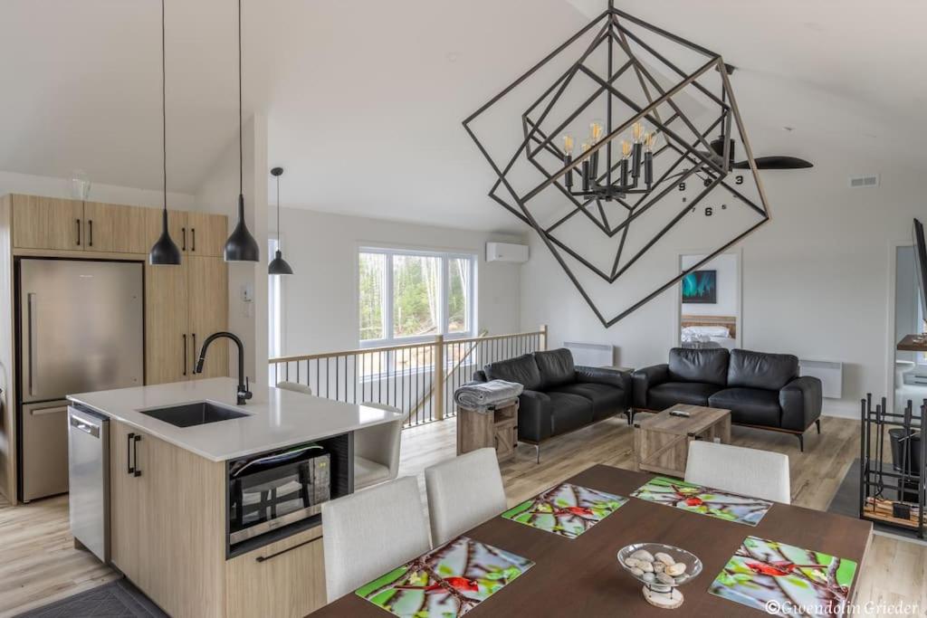 Private Spa, Hiking, Skiing, D-Tente, St-côme
