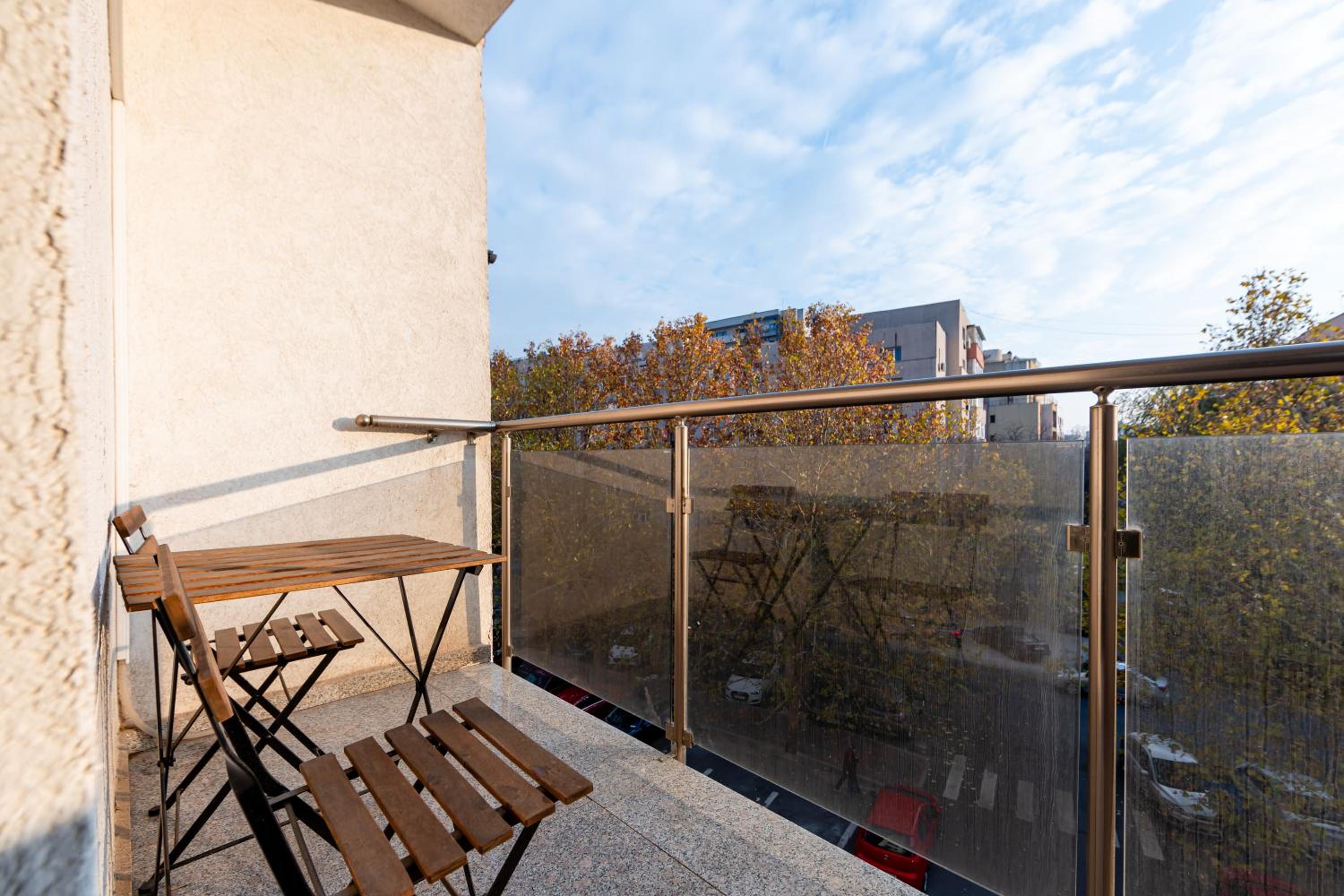 Matei Basarab Chic Studio view 5